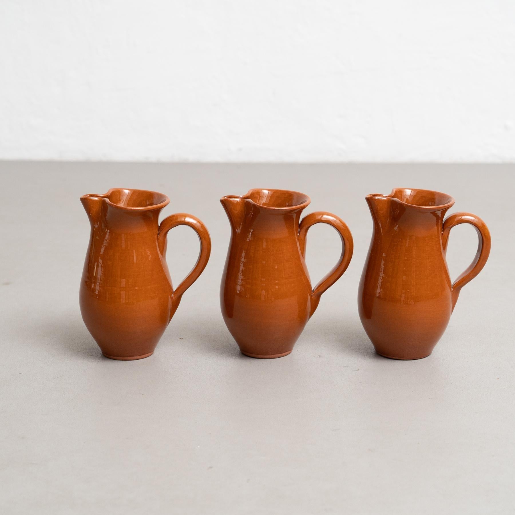 Mid 20th Century Set of Three Traditional Spanish Ceramic Vases In Good Condition For Sale In Barcelona, ES