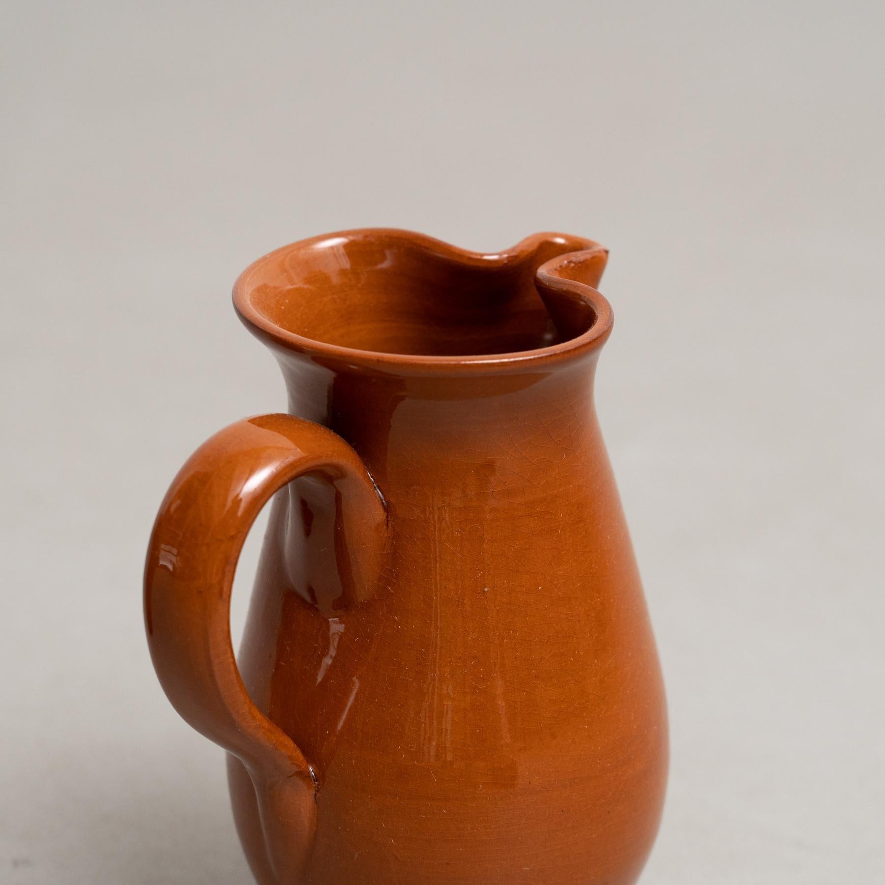 Ensemble de trois vases traditionnels en céramique espagnole du milieu du 20e siècle en vente 1