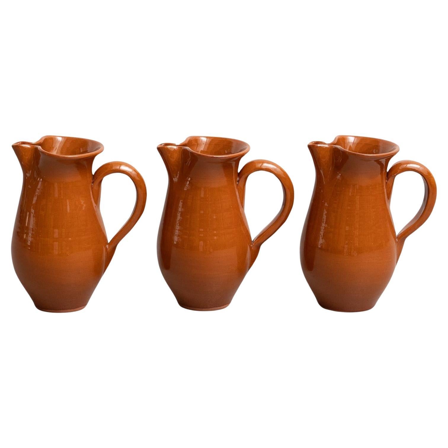 Ensemble de trois vases traditionnels en céramique espagnole du milieu du 20e siècle en vente