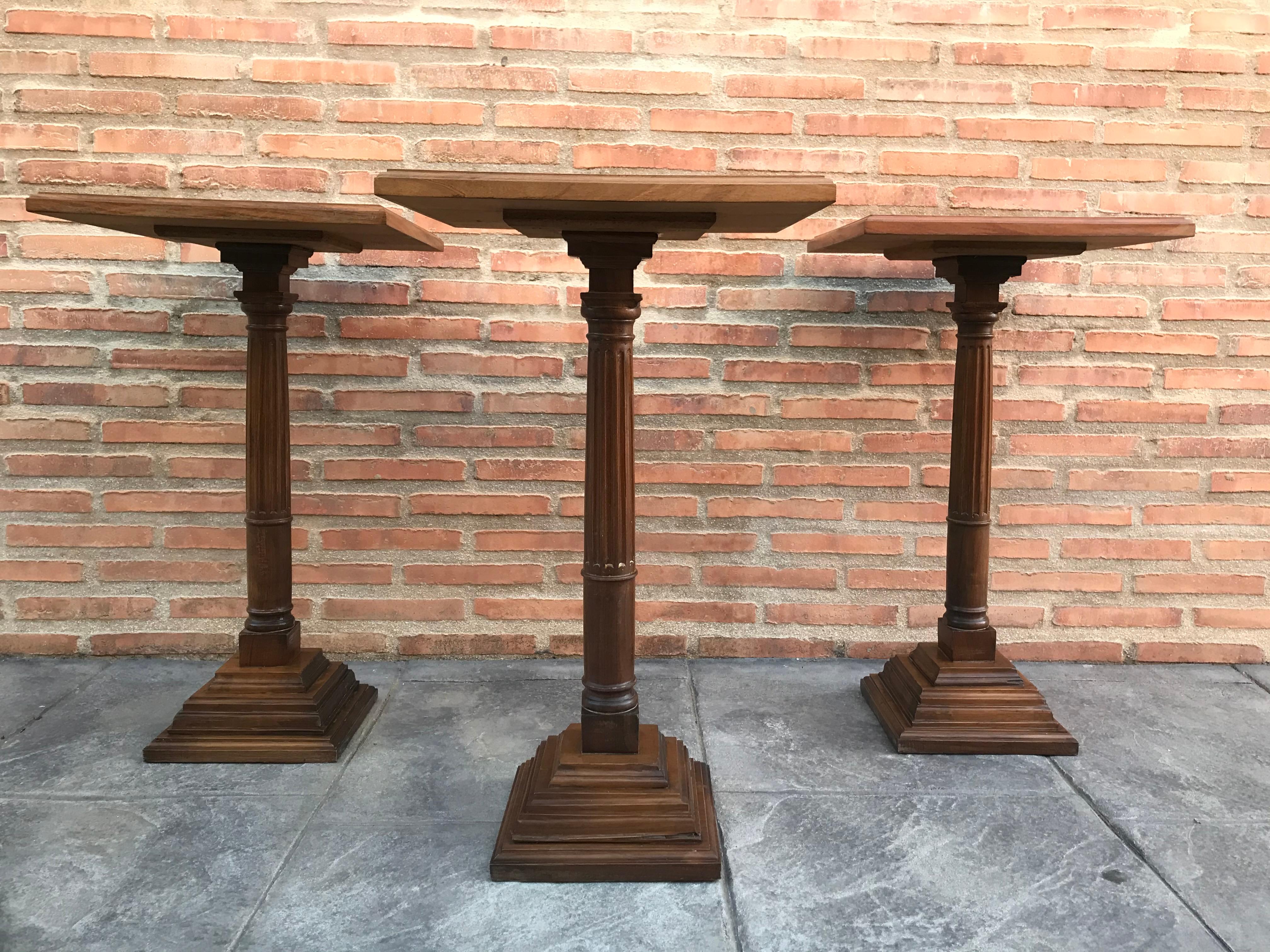 French Provincial Mid-20th Century Set of Three Walnut Wood Square Top Pedestal Tables For Sale