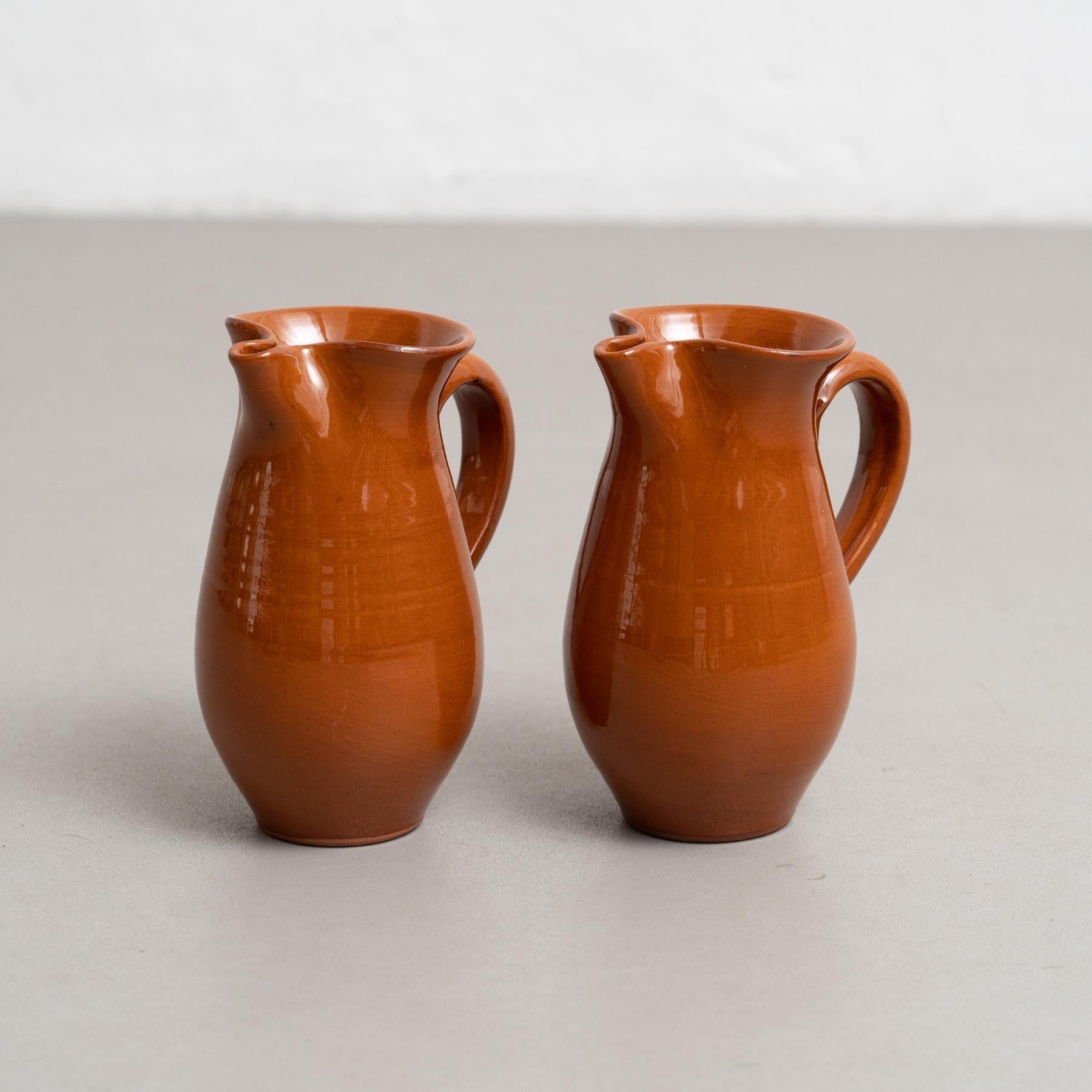 Espagnol Ensemble de deux vases traditionnels en céramique espagnole du milieu du 20e siècle en vente
