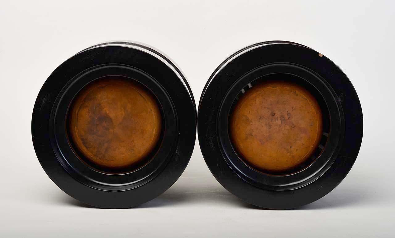 Mid-20th Century, Showa, a Pair of Japanese Lacquered Pots 'Hibachi' For Sale 8