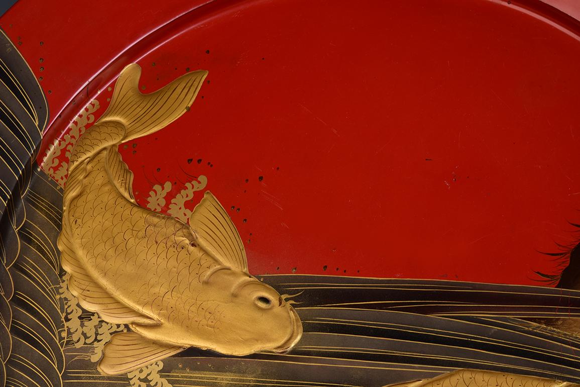 Mid-20th Century, Showa, Large Japanese Wooden Tray with Koi Carp Fish Design For Sale 6