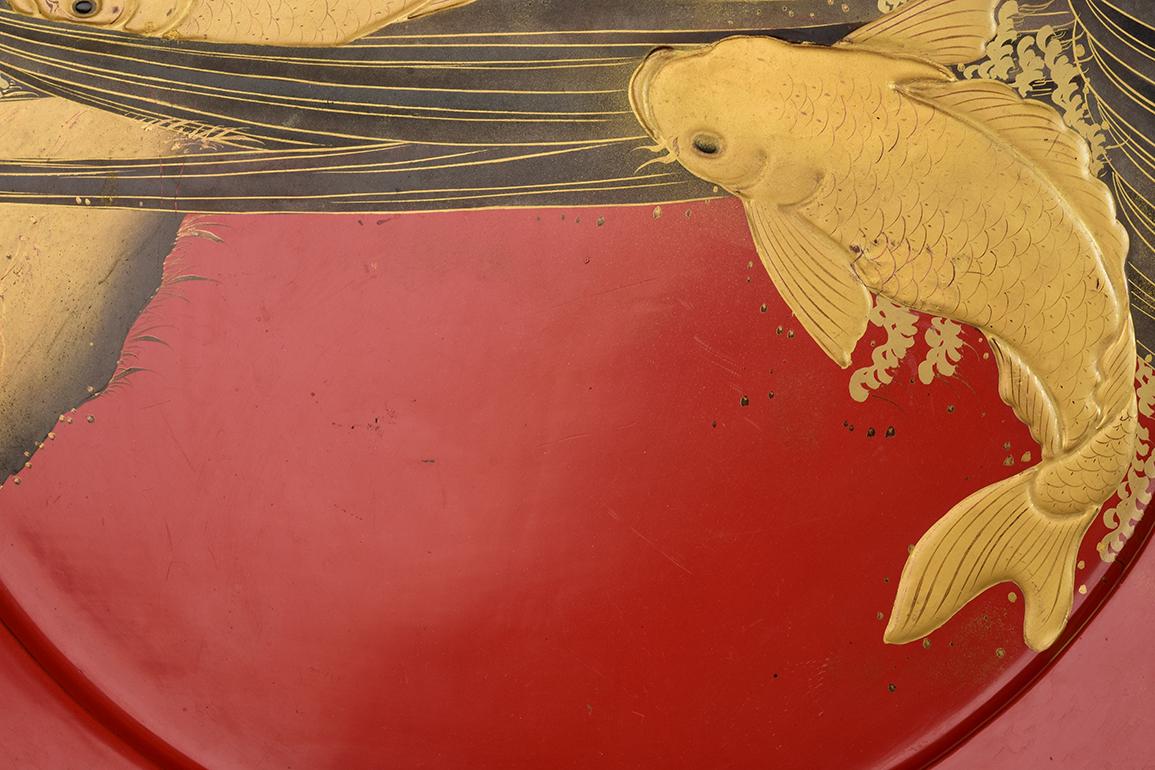Mid-20th Century, Showa, Large Japanese Wooden Tray with Koi Carp Fish Design For Sale 3
