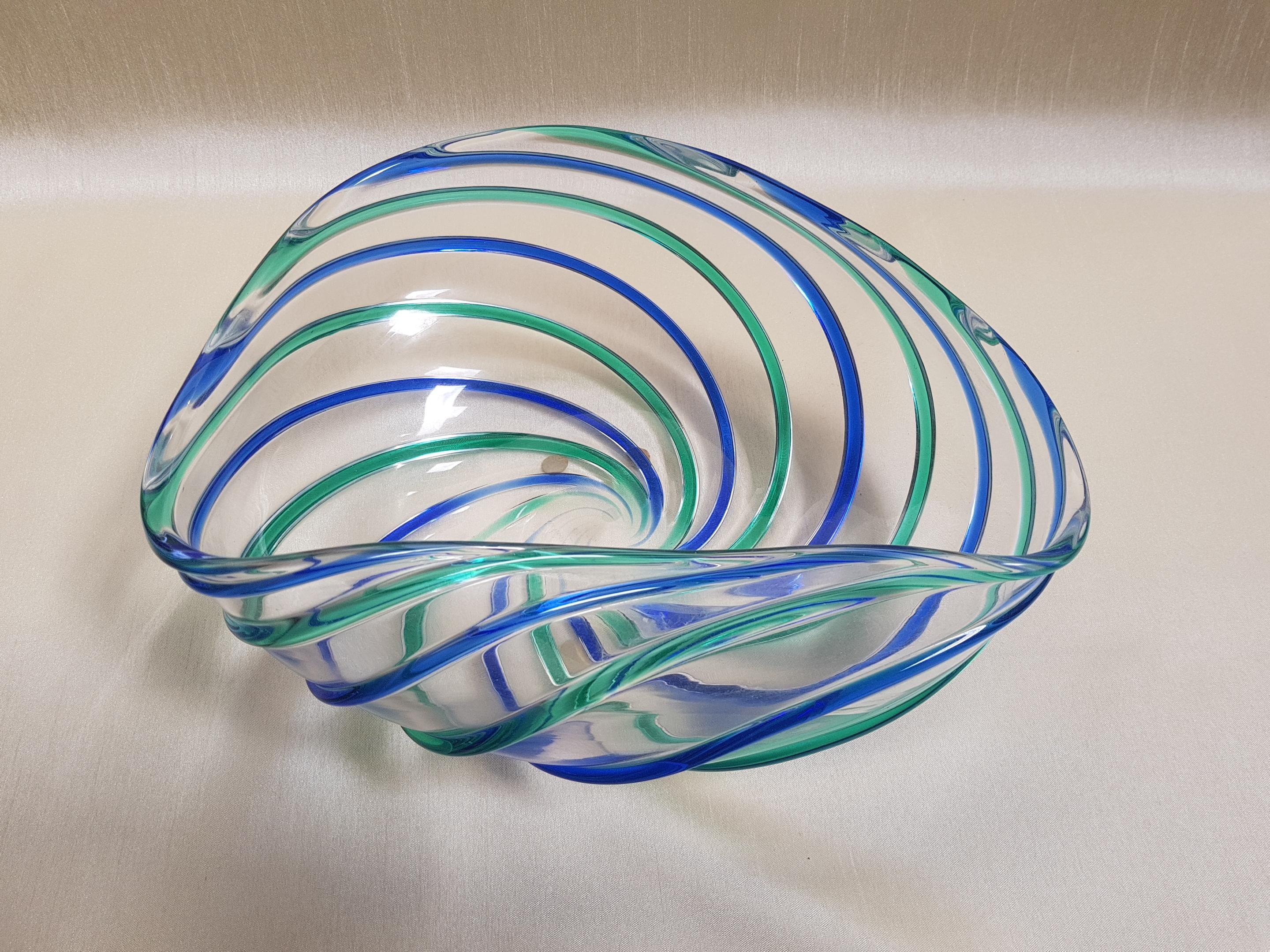 Italiano Metà del XX secolo firmato Archimide Seguso  Ciotola in vetro artistico di Murano in vendita