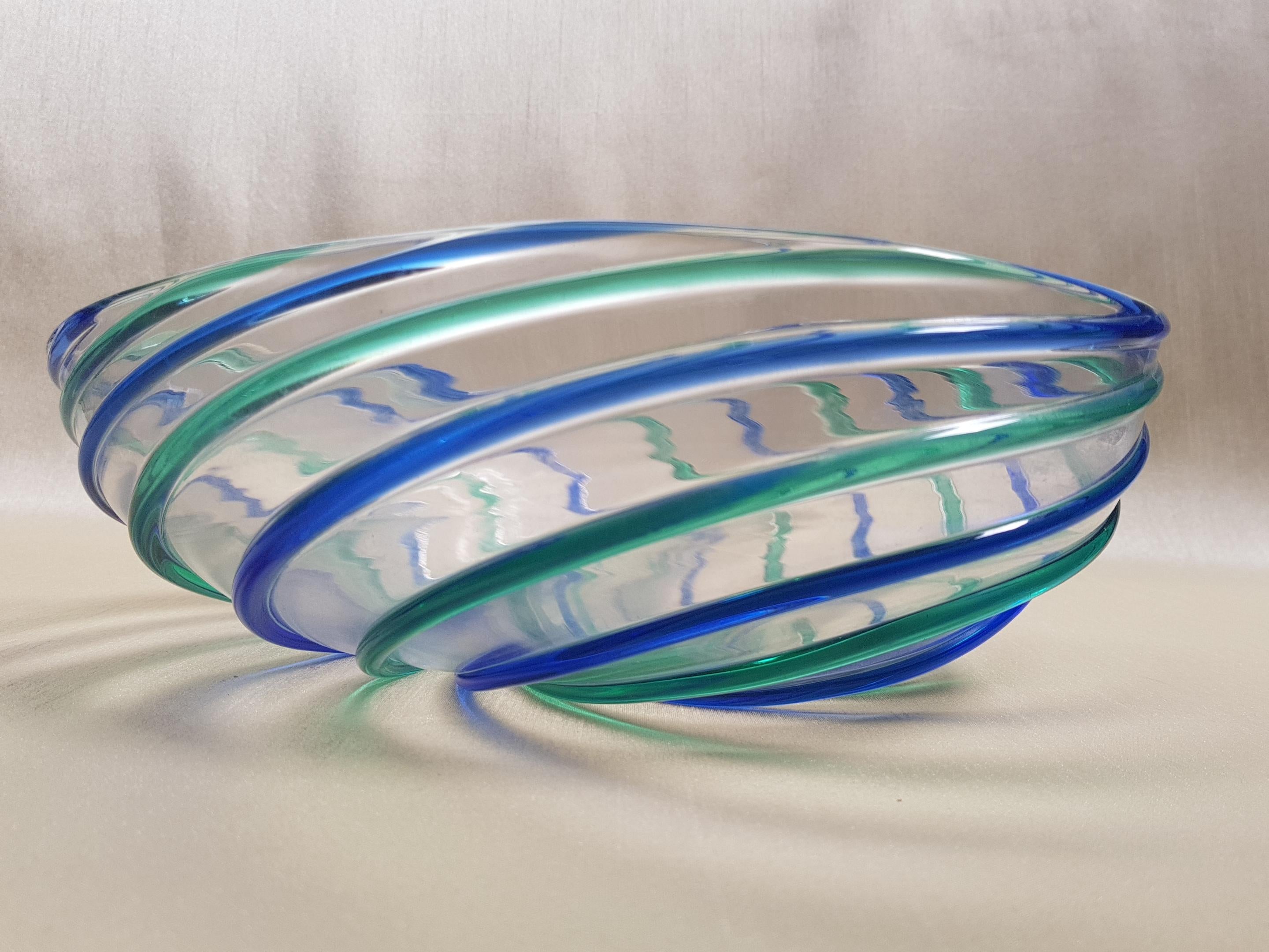 Metà del XX secolo firmato Archimide Seguso  Ciotola in vetro artistico di Murano In condizioni buone in vendita a Palm Beach, FL