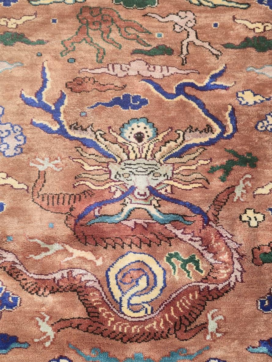 Mitte des 20. Jahrhunderts Seide Drachen Teppich mit Korallen Hintergrund - 79