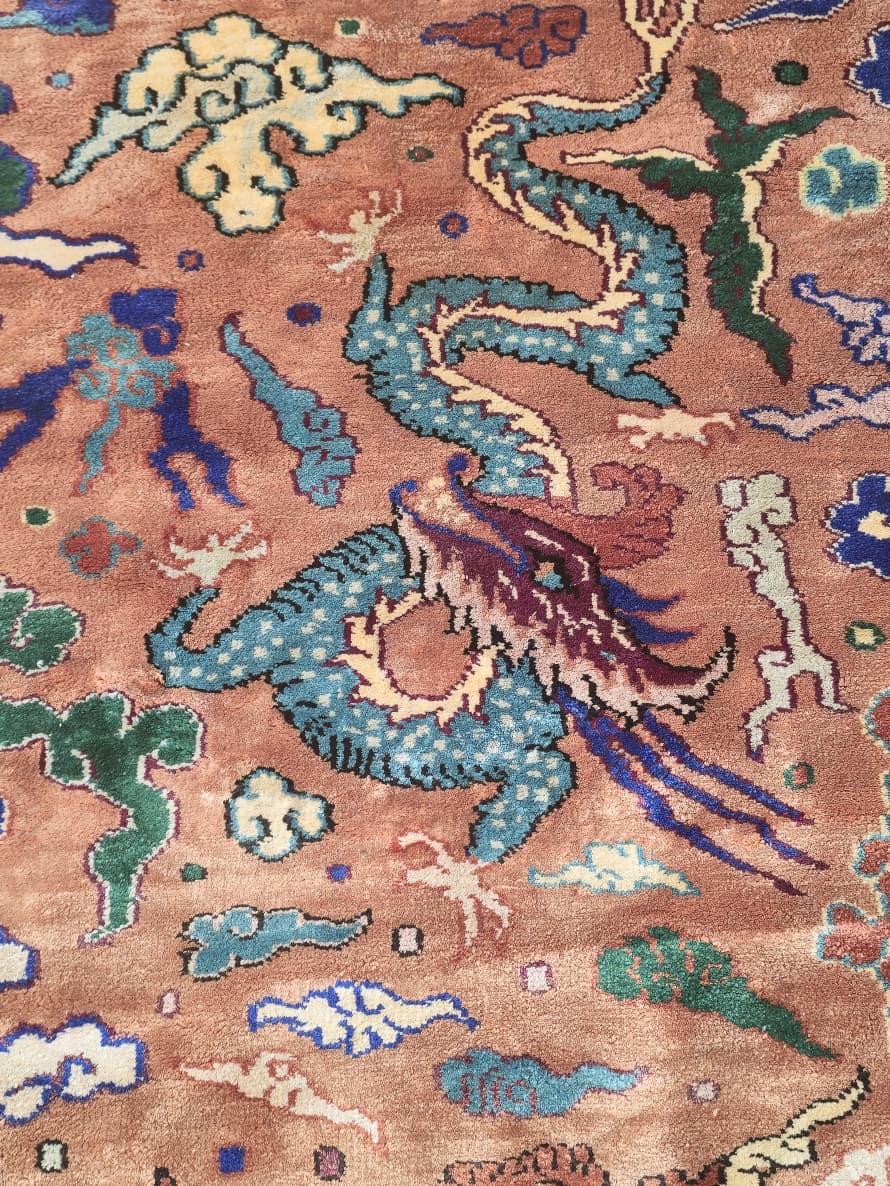 Mitte des 20. Jahrhunderts Seide Drachen Teppich mit Korallen Hintergrund - 79