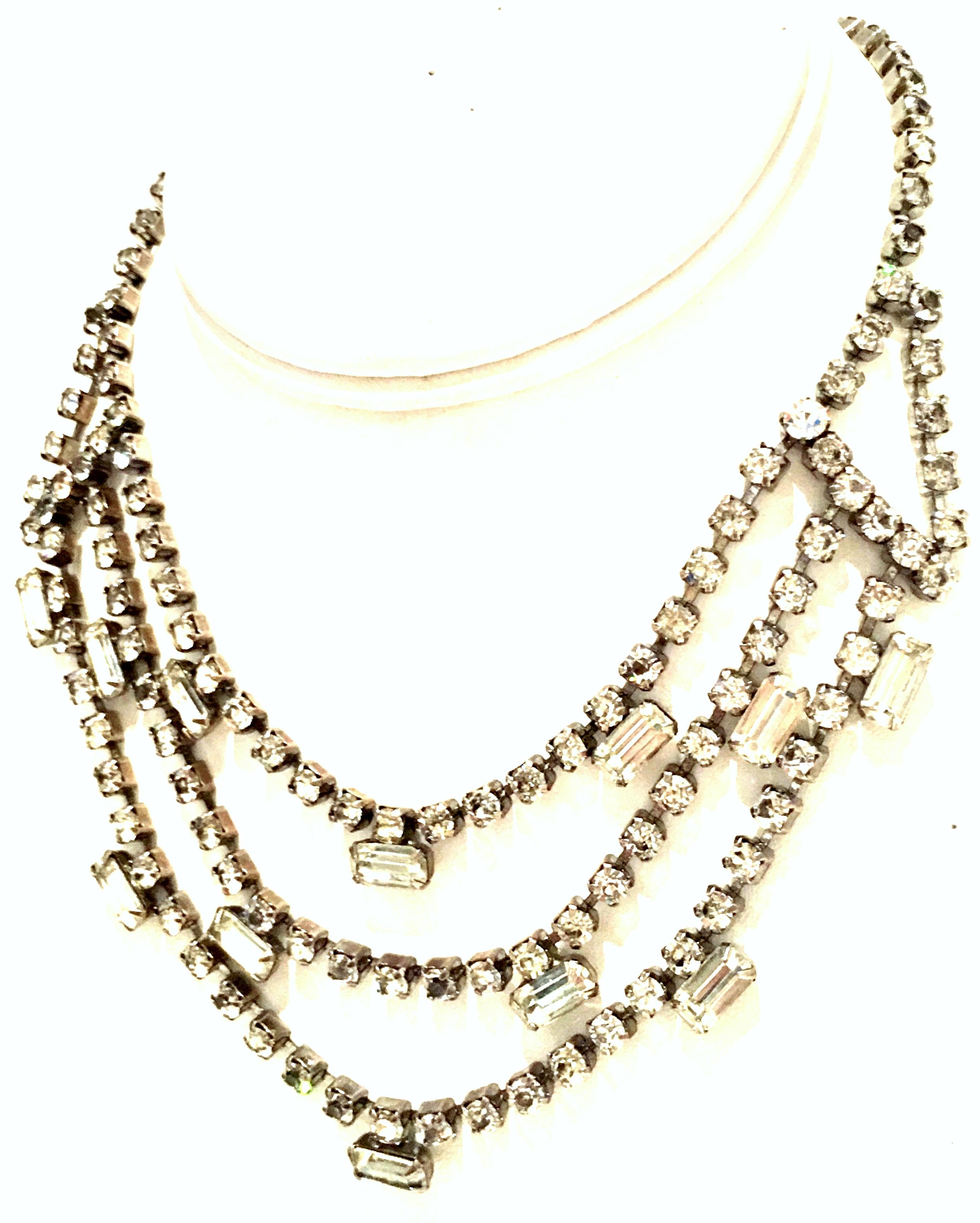 Mid-20th Century Silver & Austrian Crystal Triple Strand Choker Style Necklace (Art déco) im Angebot