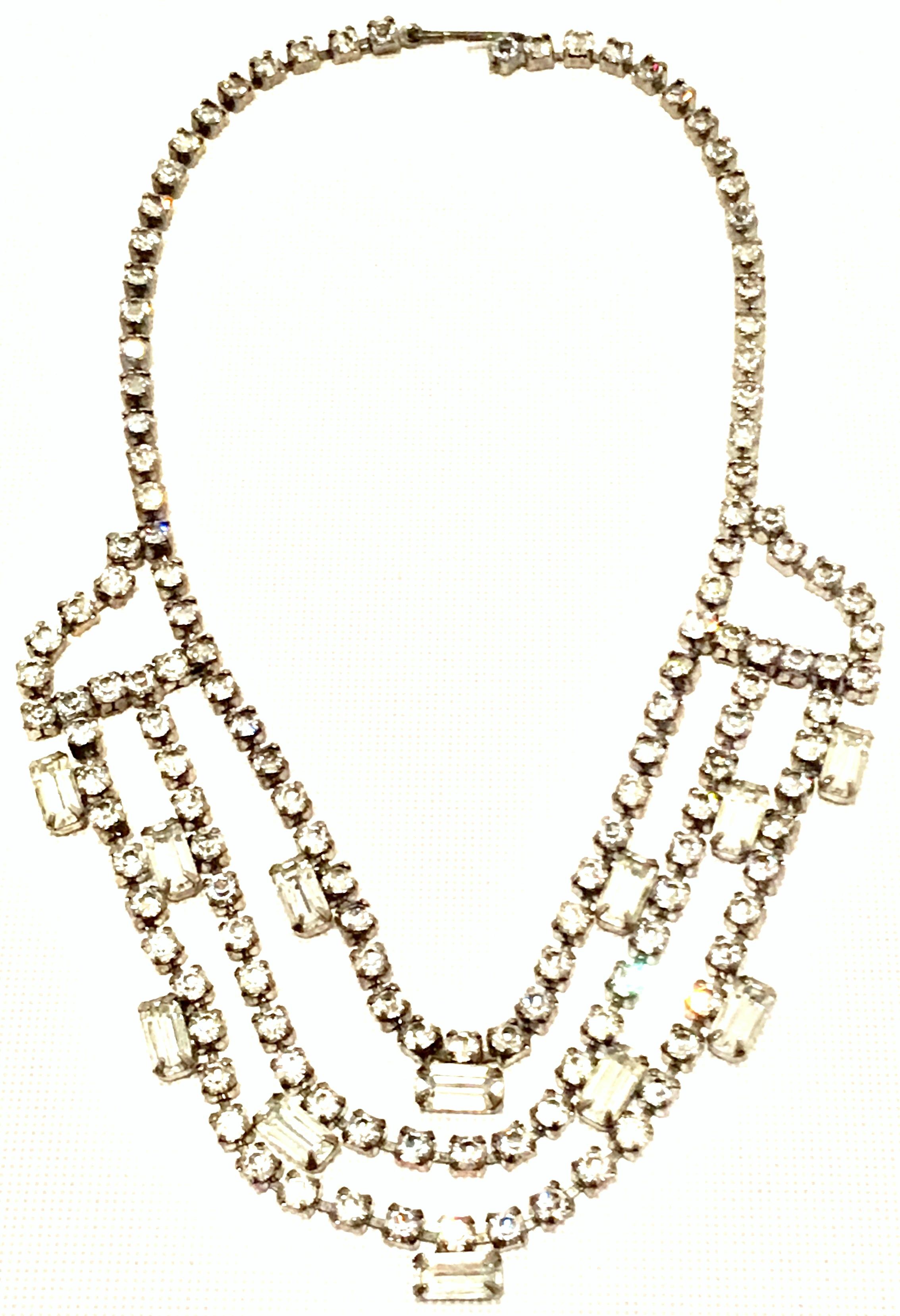 Mid-20th Century Silver & Austrian Crystal Triple Strand Choker Style Necklace im Zustand „Gut“ im Angebot in West Palm Beach, FL