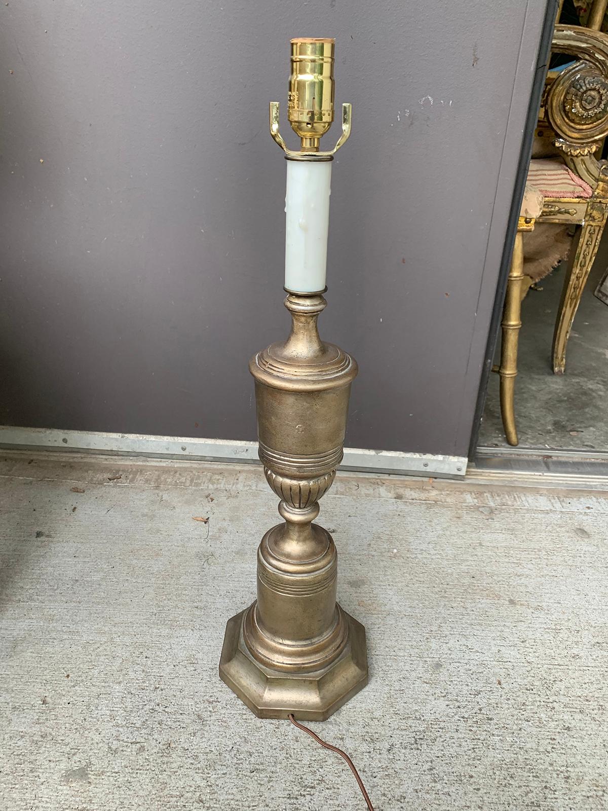 Mid-20th Century Silver Gilt Urn Lamp on Octagonal Custom Base For Sale 1