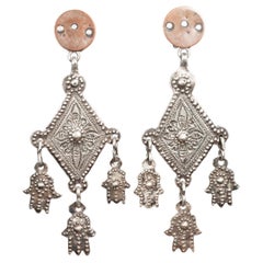 Orecchini di Mid Century Jewell's in argento, khamsa e rame