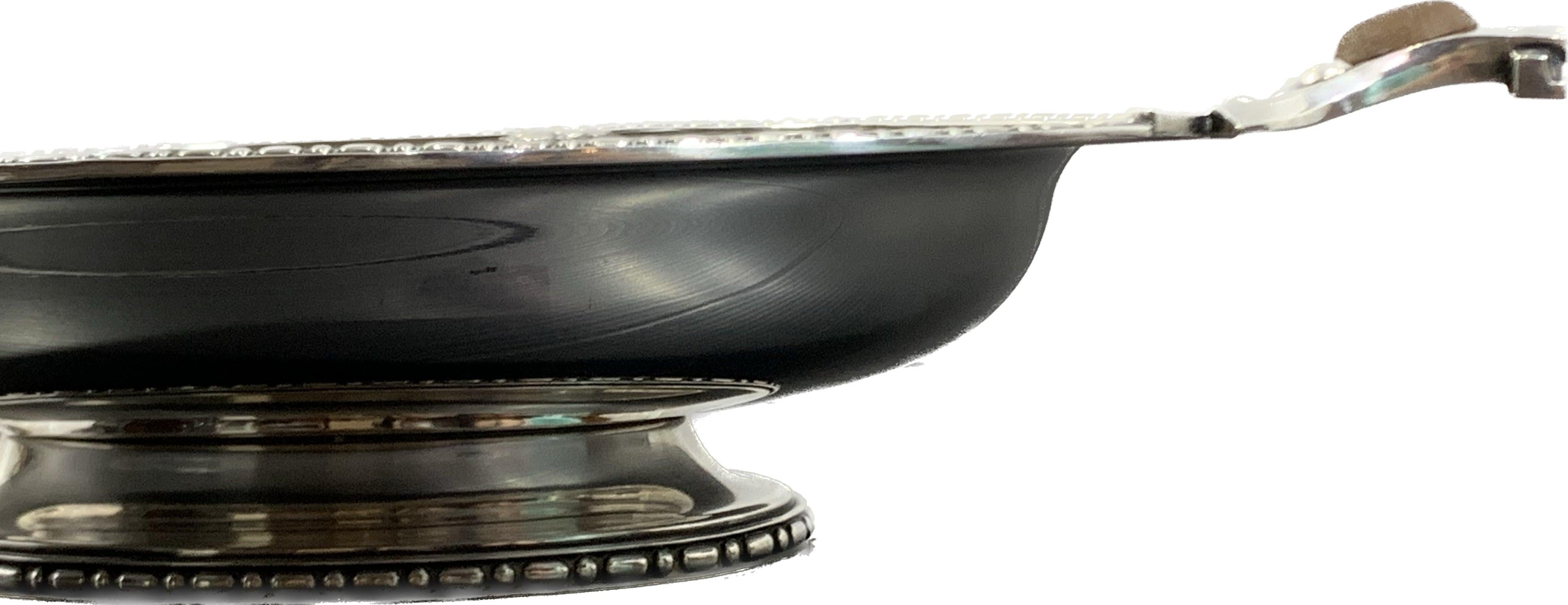 Vase en métal argenté du milieu du 20ème siècle estampillé Roux Marquiand  en vente 1
