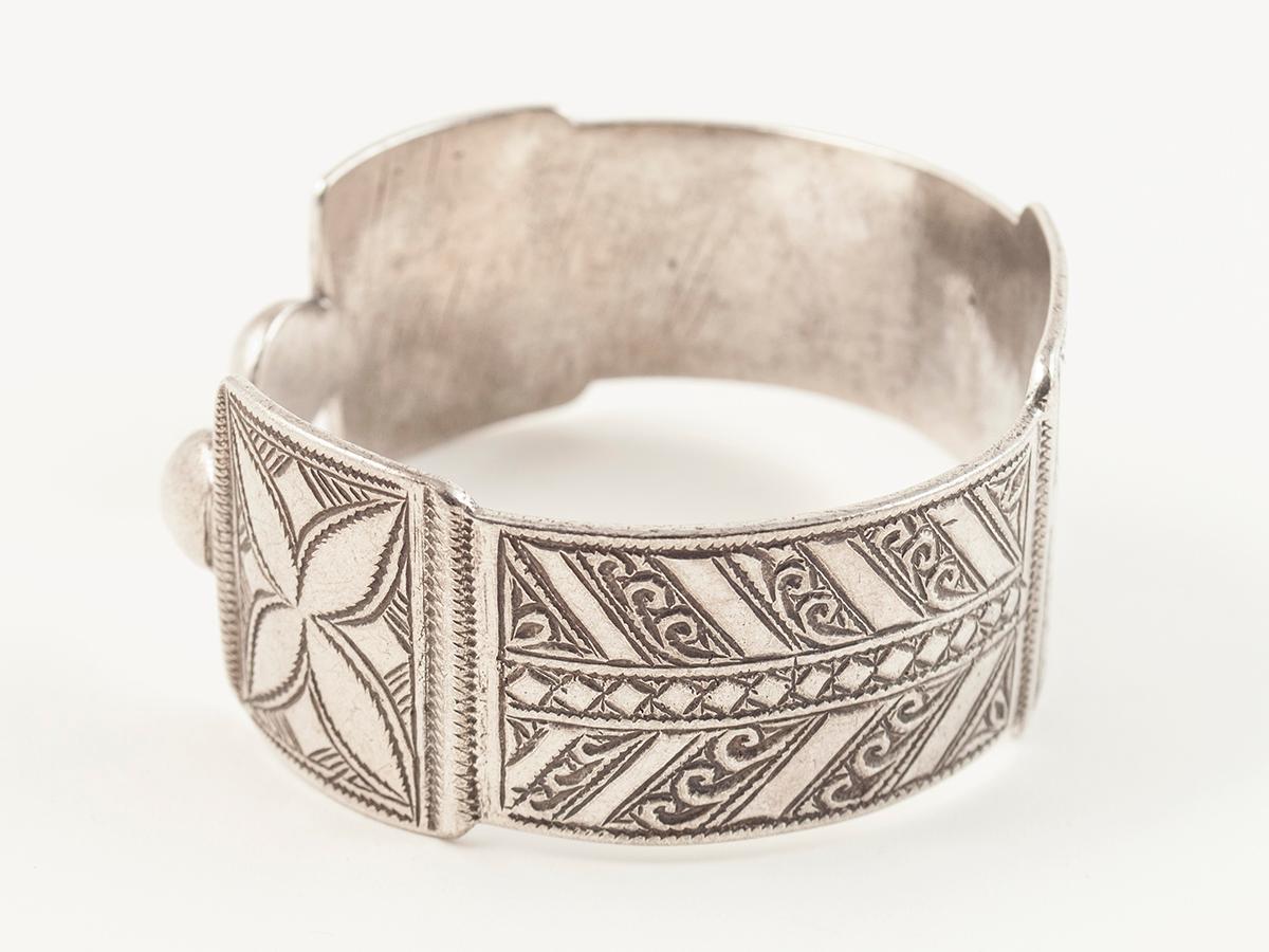 Hand-Crafted Mid-20th Century Silver Tribal Anklet, Berber People, Tunisia For Sale