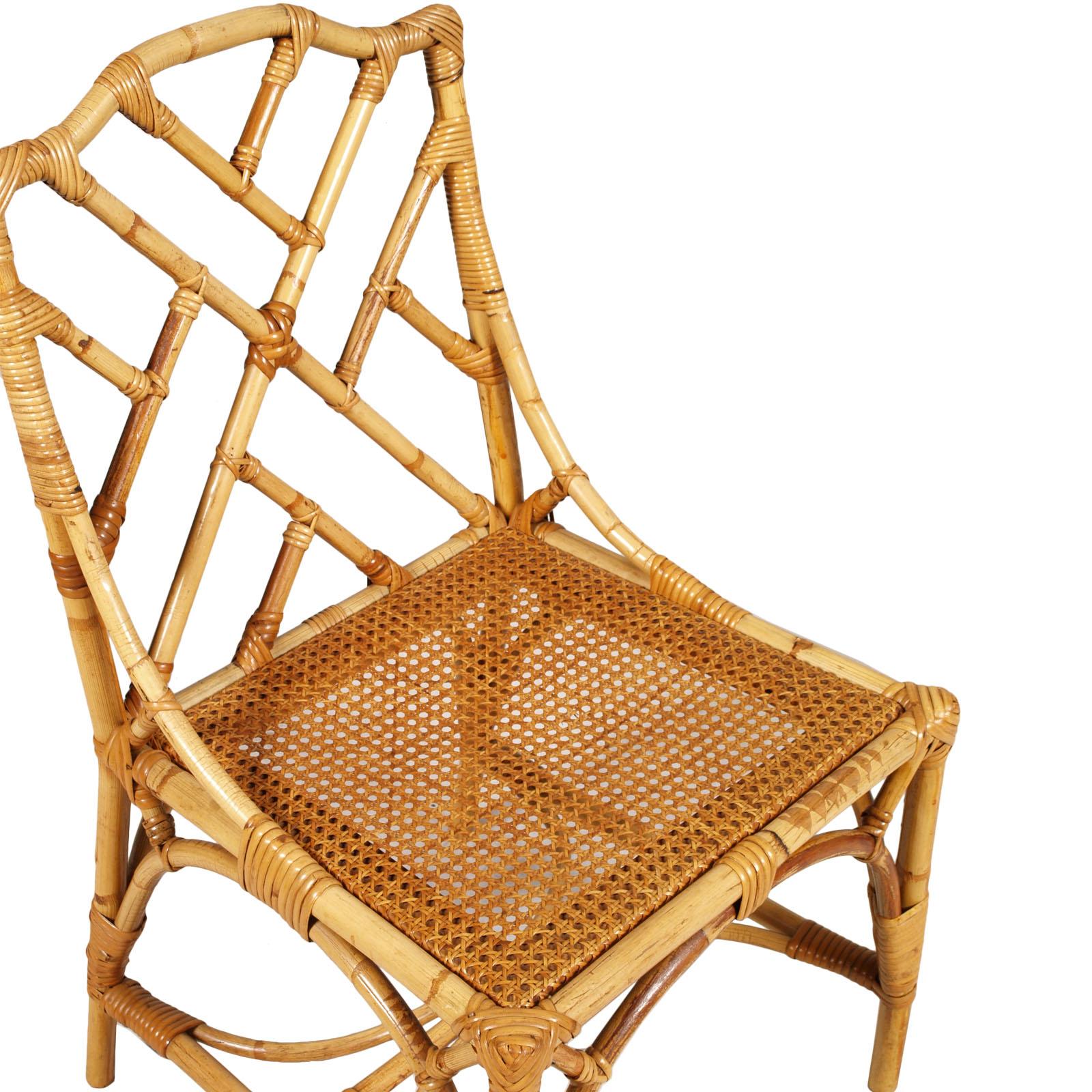 Italian 1950s circa set of six rattan bamboo Chinese Chippendale style chairs, with Wien straw.  Restored and lacquer polishing in good conditions

Measures chairs H 93/46, W 52, D55.