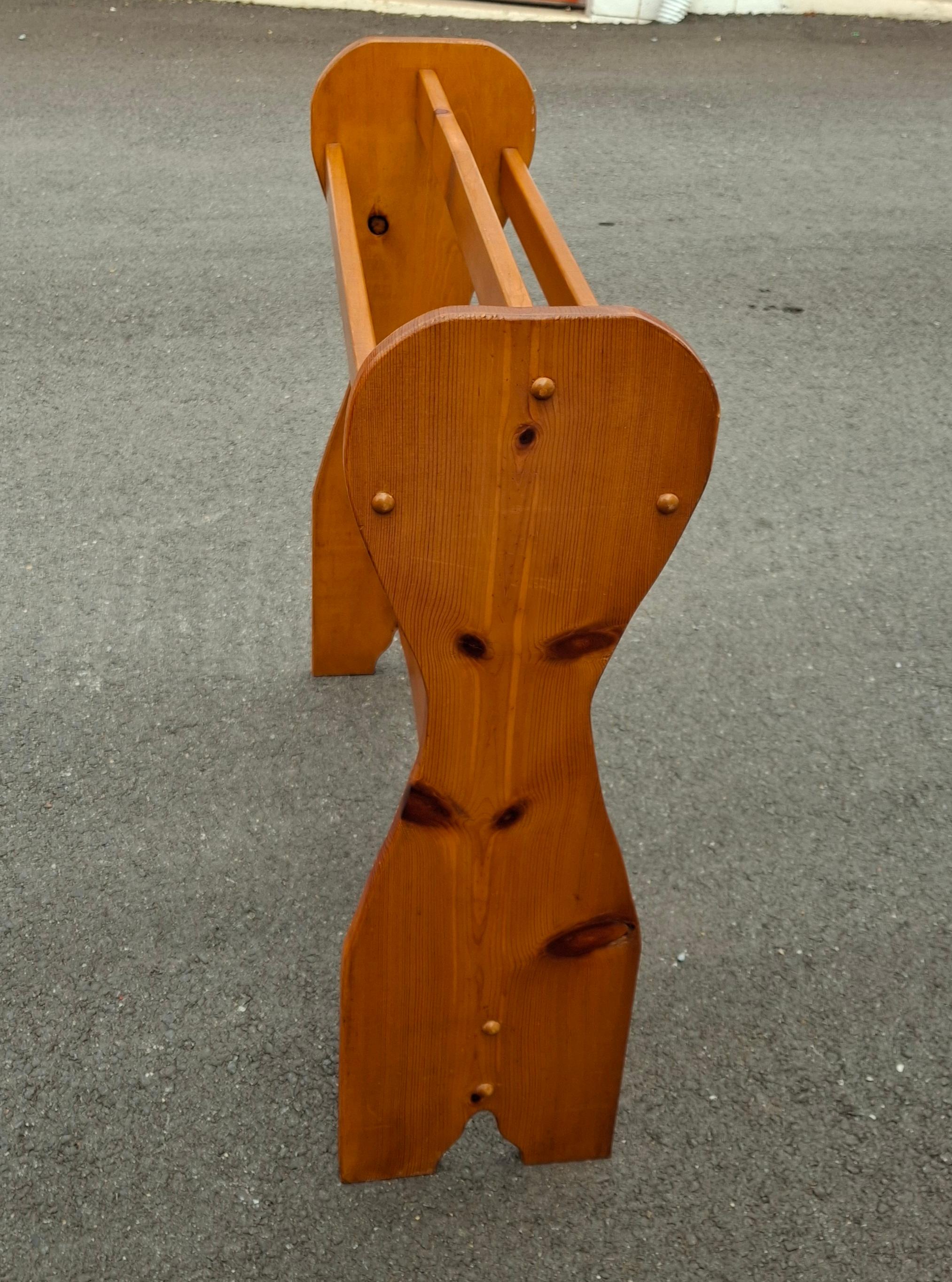 Américain Porte-couettes et porte-couvertures en pin massif du milieu du 20e siècle en vente