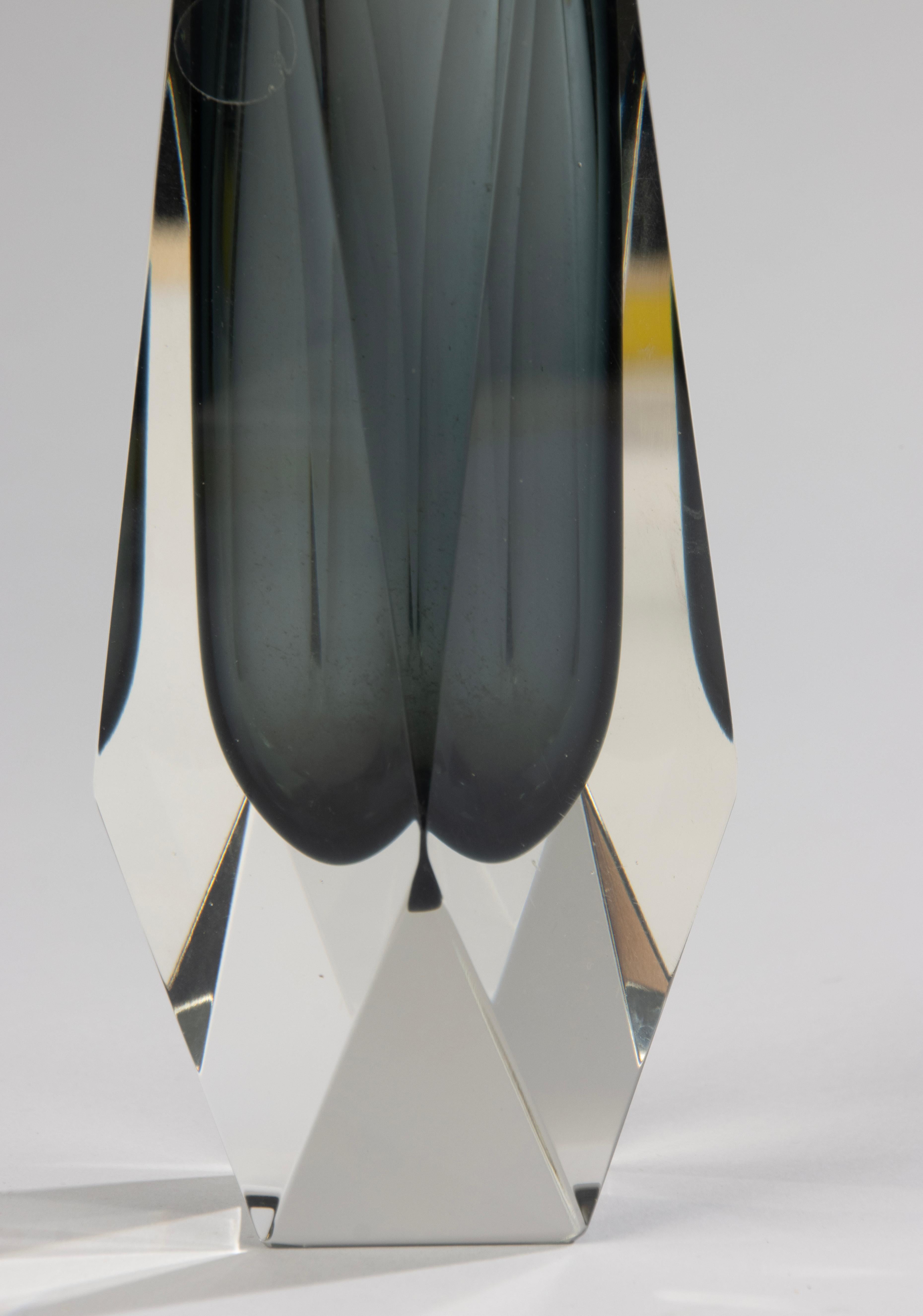 Mid-Century moderno Vaso Sommerso della metà del XX secolo - Vetro di Murano - Forma geometrica in vendita