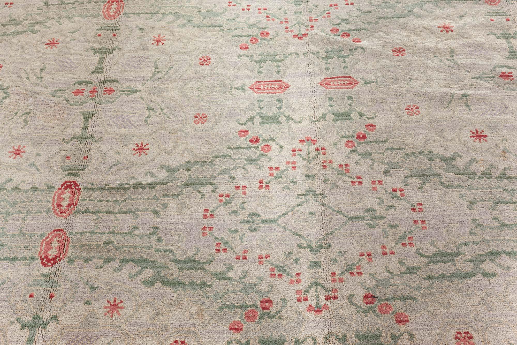 Mid-20th century Spanish floral handmade wool carpet (size adjusted)
Size: 12'0