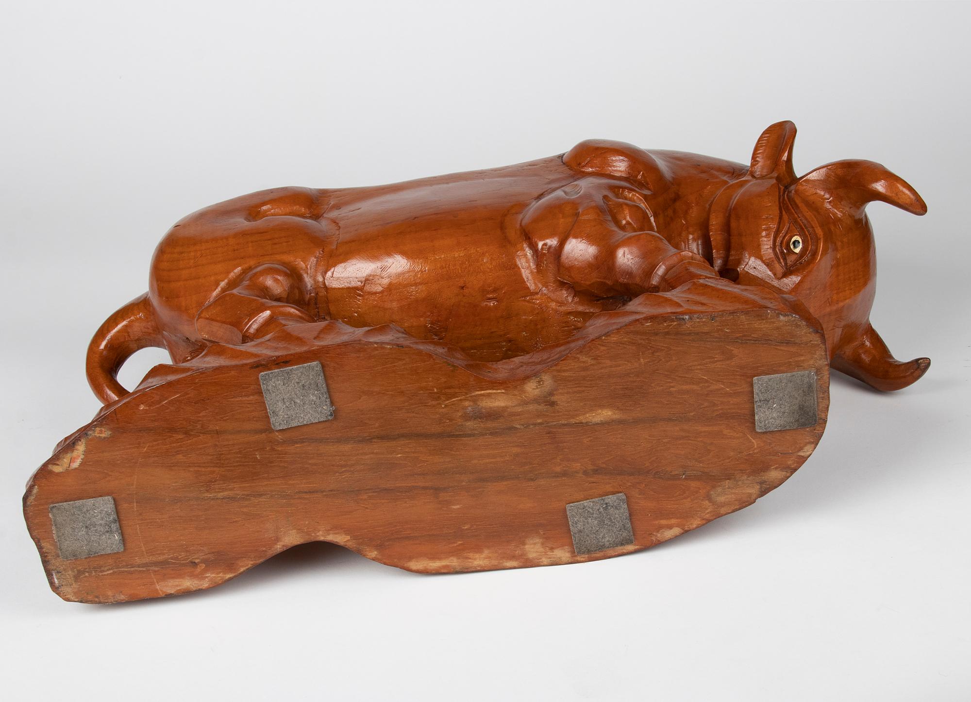 Sculpture en bois moderne espagnole du milieu du 20e siècle représentant un taureau en vente 11