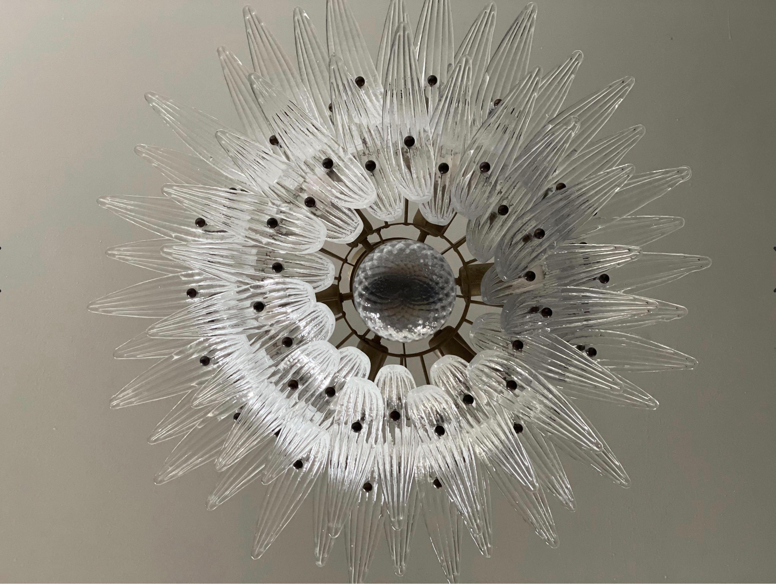 Italiano Spettacolare coppia di lampadari veneziani della metà del XX secolo, Murano, anni '80 in vendita