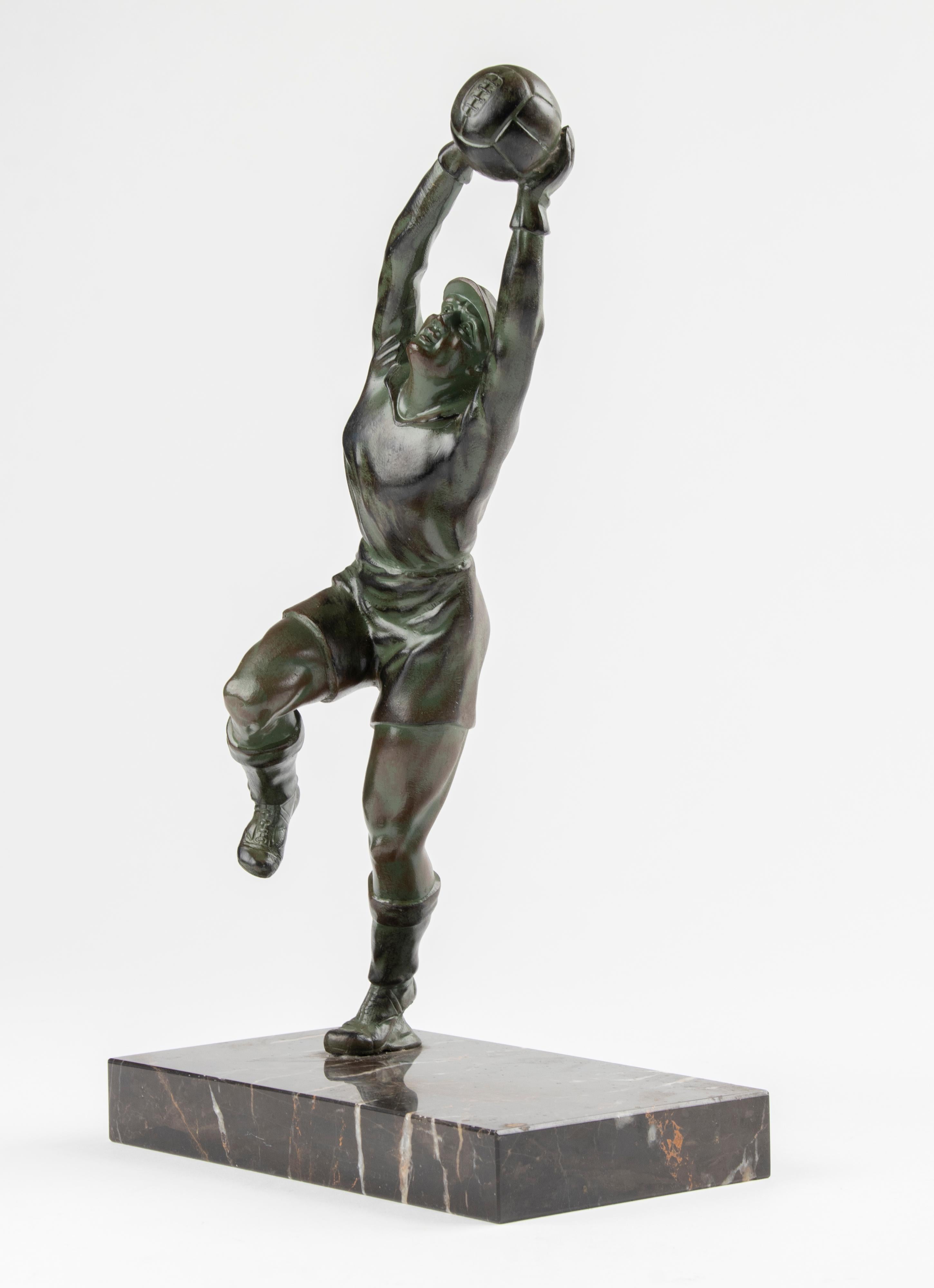 Mid 20th Century Spelter Statue Goal Keeper In Good Condition For Sale In Casteren, Noord-Brabant