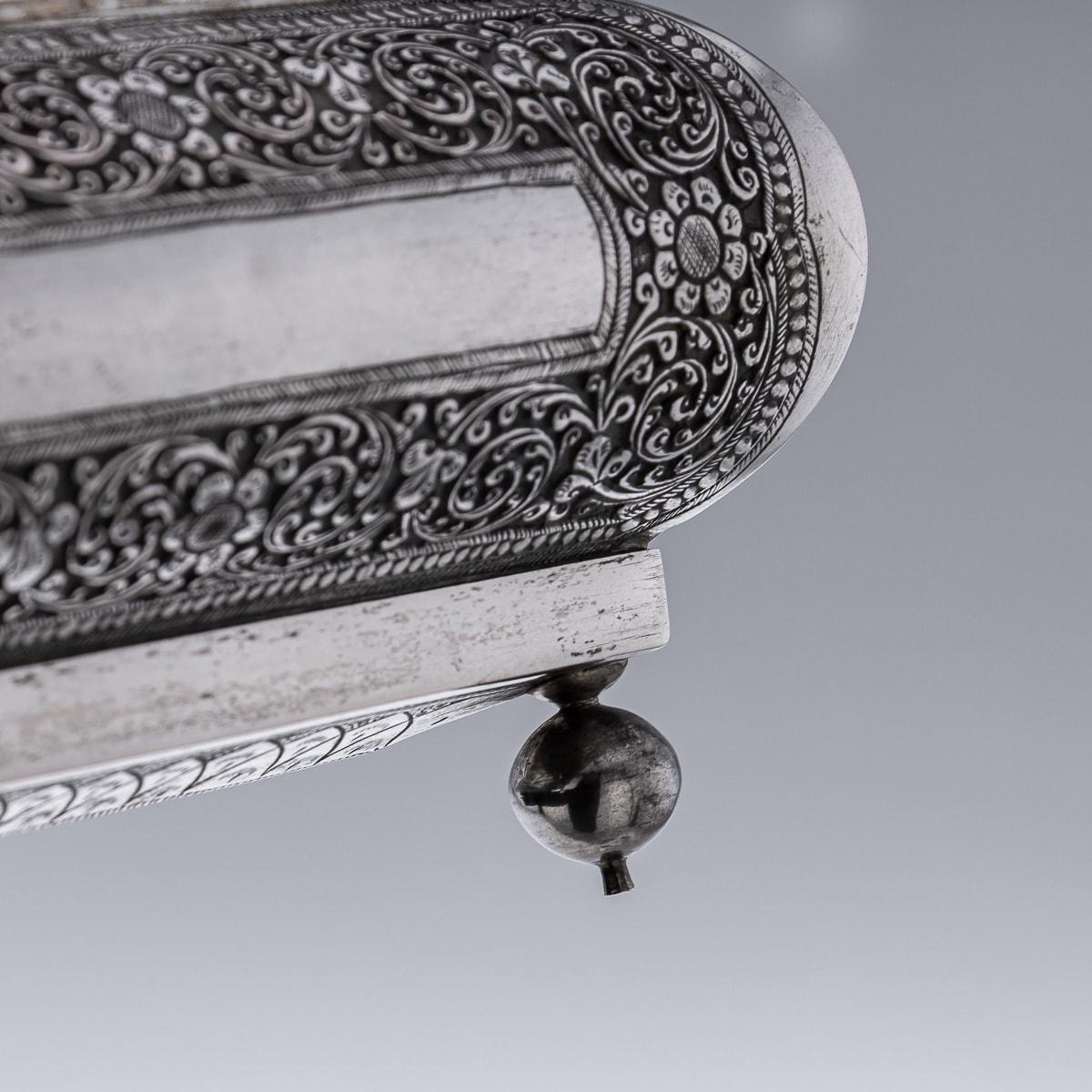 Mid 20th Century Sri Lankan Solid Silver Repousse Box, Colombo c.1930 For Sale 10
