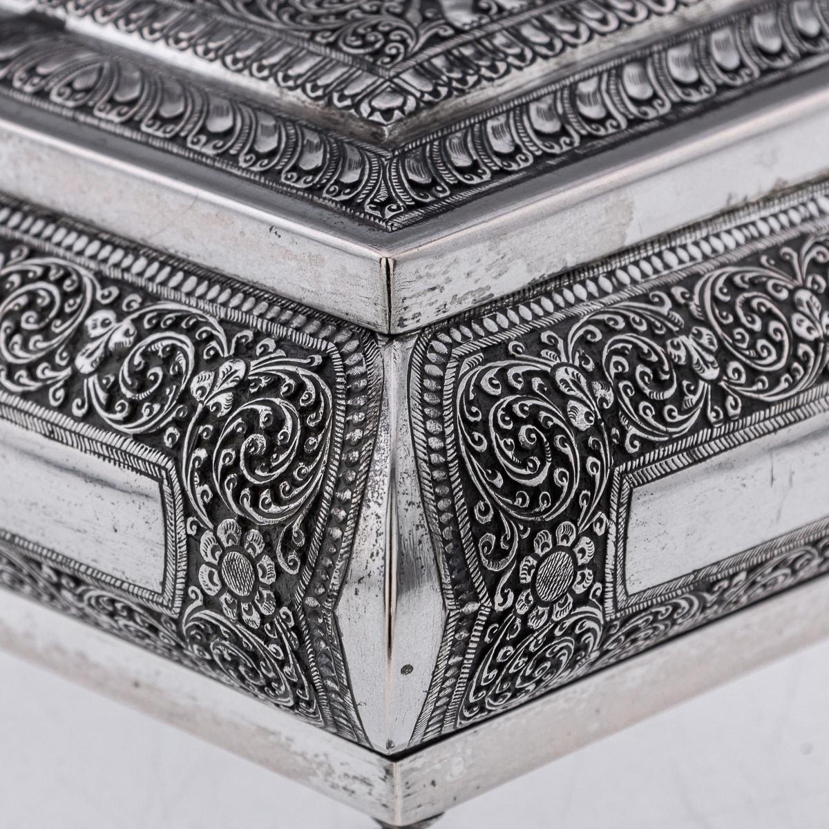Mid 20th Century Sri Lankan Solid Silver Repousse Box, Colombo c.1930 For Sale 11
