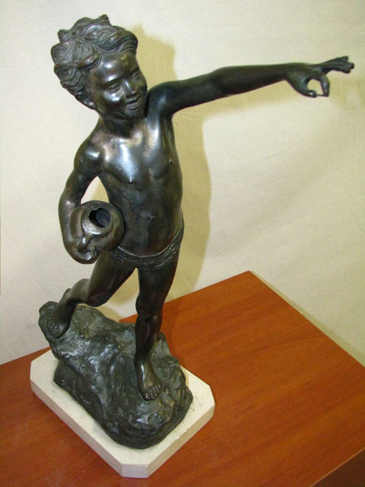 Mid-20th century sculpture boy carrying a jug zinc
Over half a meter high, visually grateful zinc sculpture,
depicting a cheerful, walking boy, carrying a jug and showing something with his left hand.
 
Noteworthy is a very good artistic class