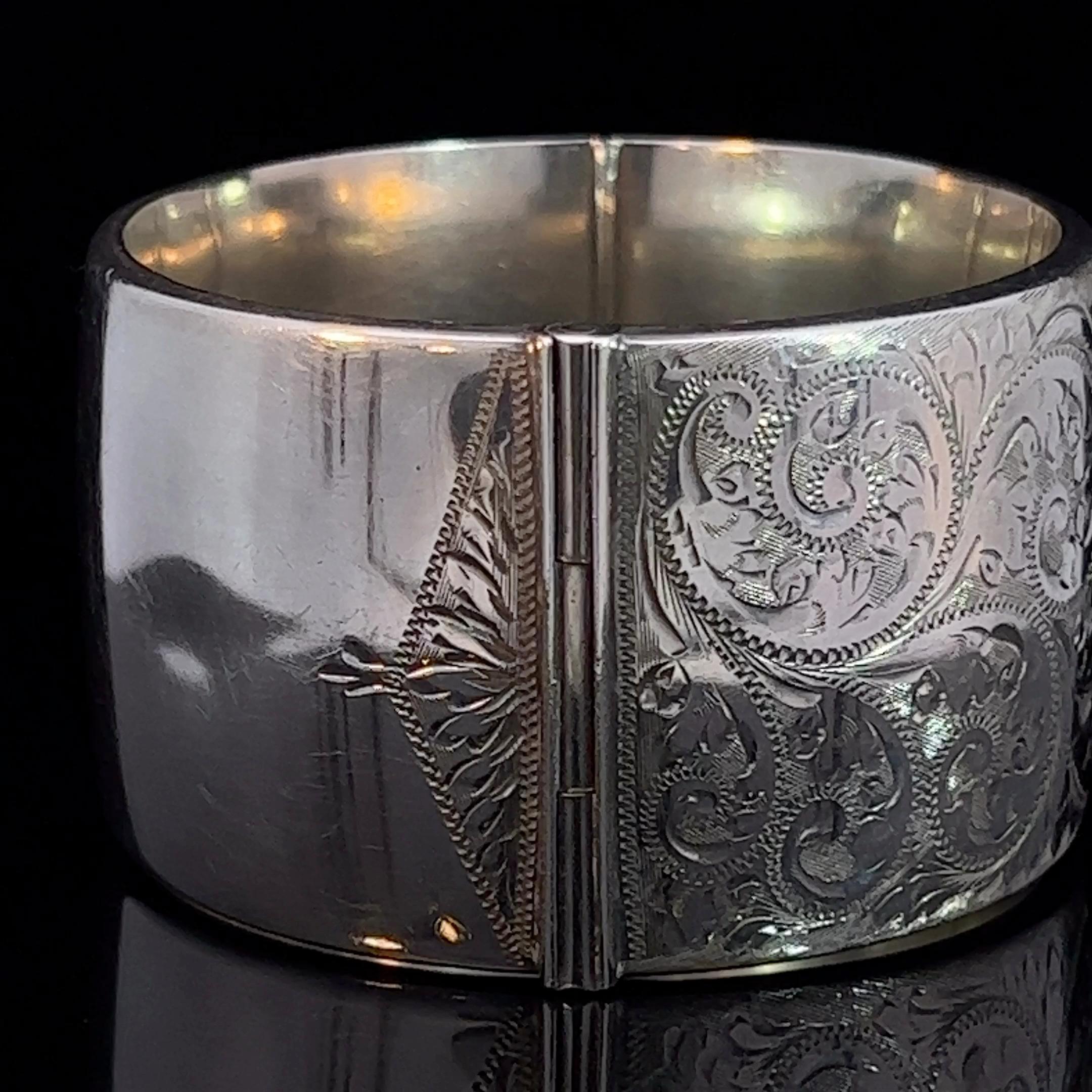 Women's or Men's Mid 20th Century Sterling Silver Bangle Circa 1964 For Sale