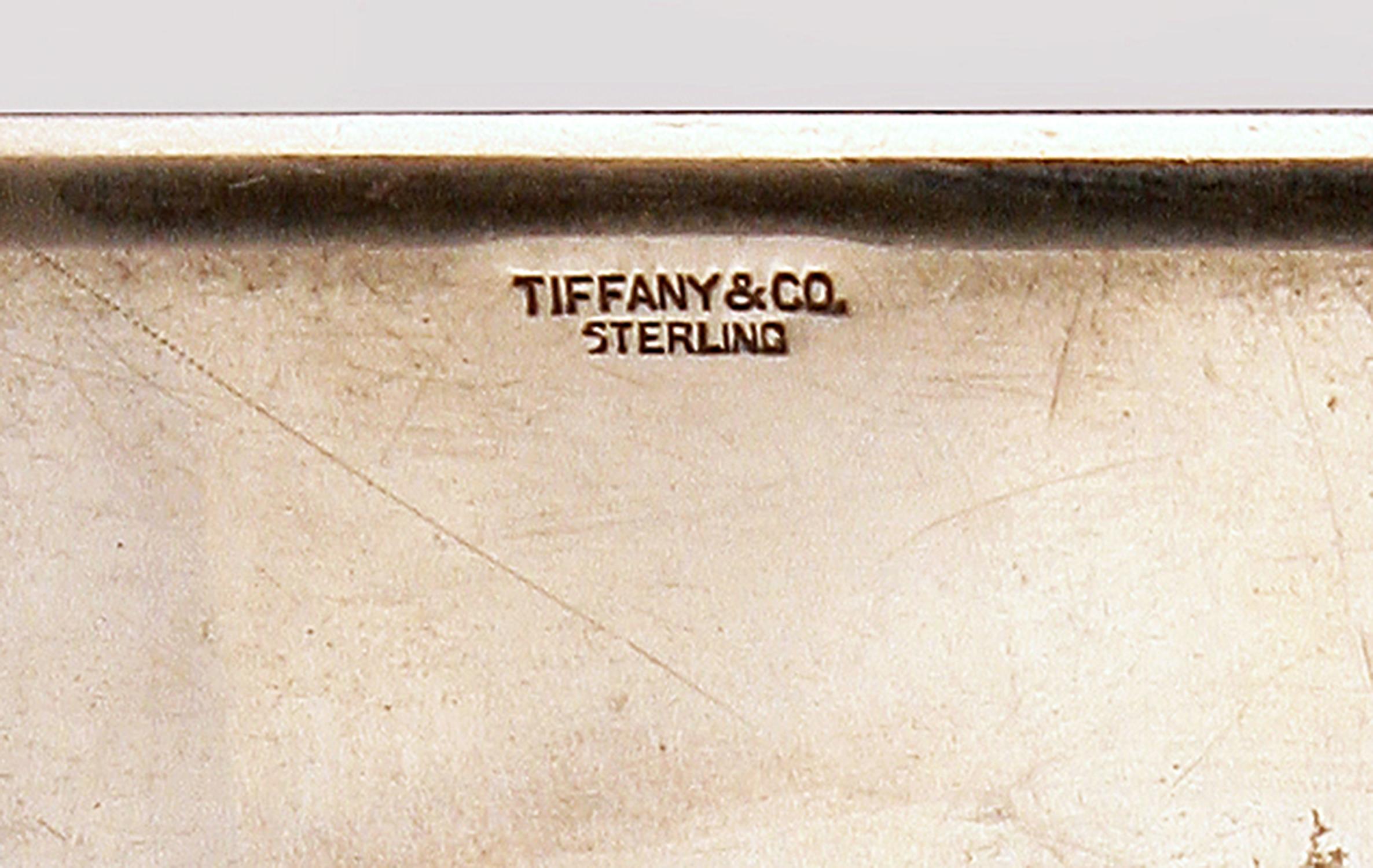 Ferronnerie Couverture/porte-revue de livre d'allumettes en argent sterling du milieu du 20e siècle par Tiffany & Co. en vente