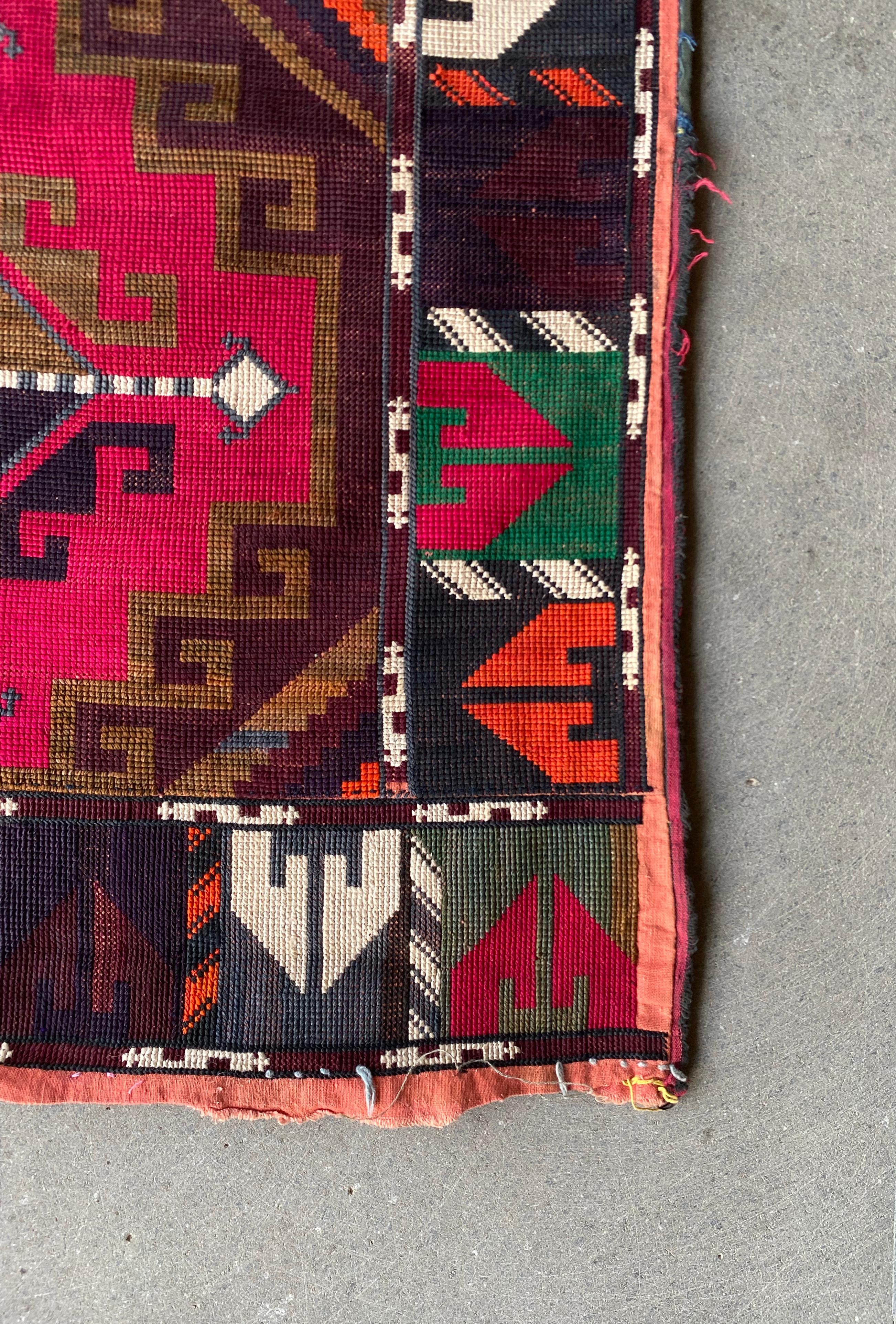 Centrasiatique Textile brodé Asie centrale, Suzani, milieu du XXe siècle en vente