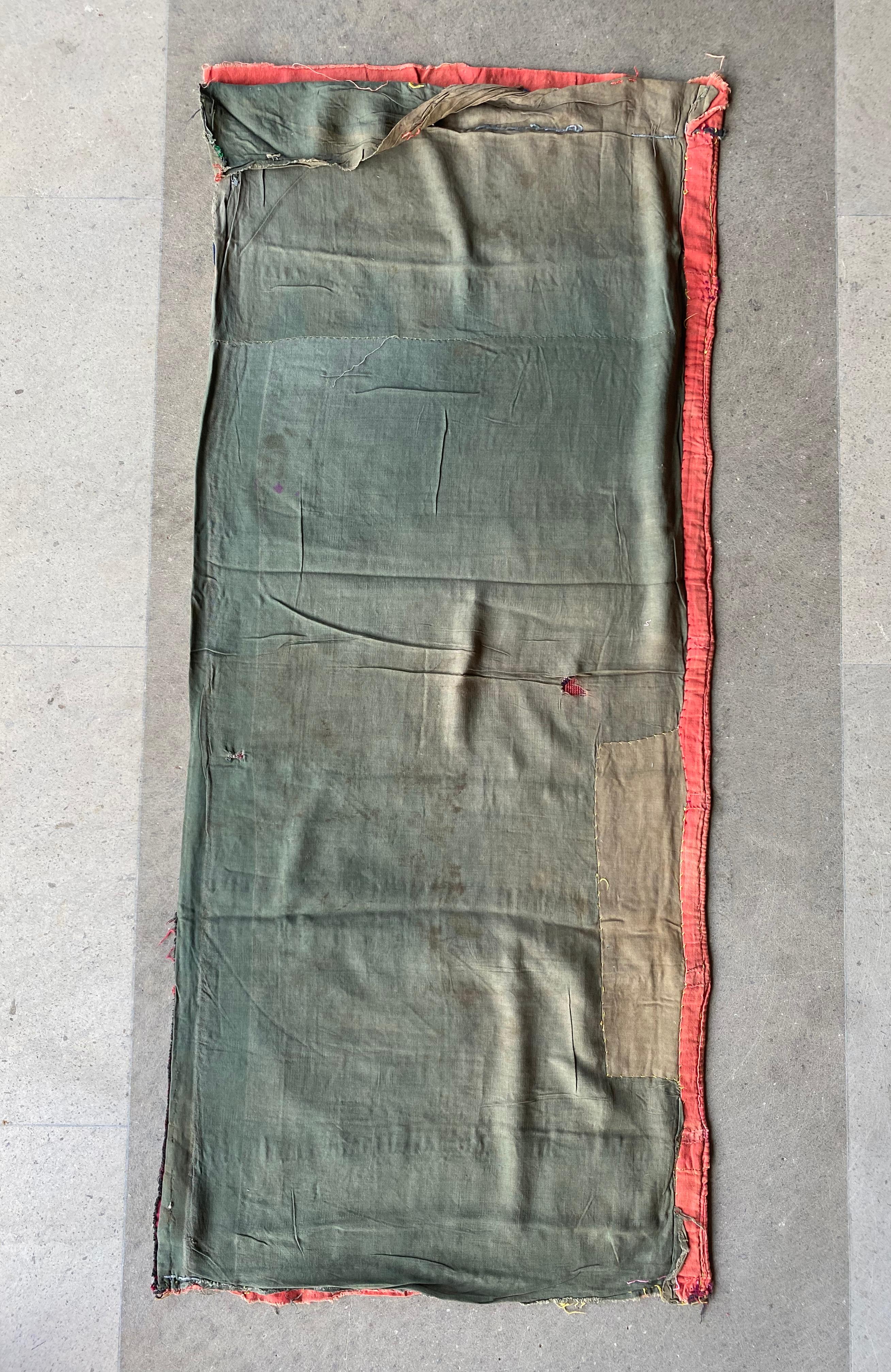 Coton Textile brodé Asie centrale, Suzani, milieu du XXe siècle en vente