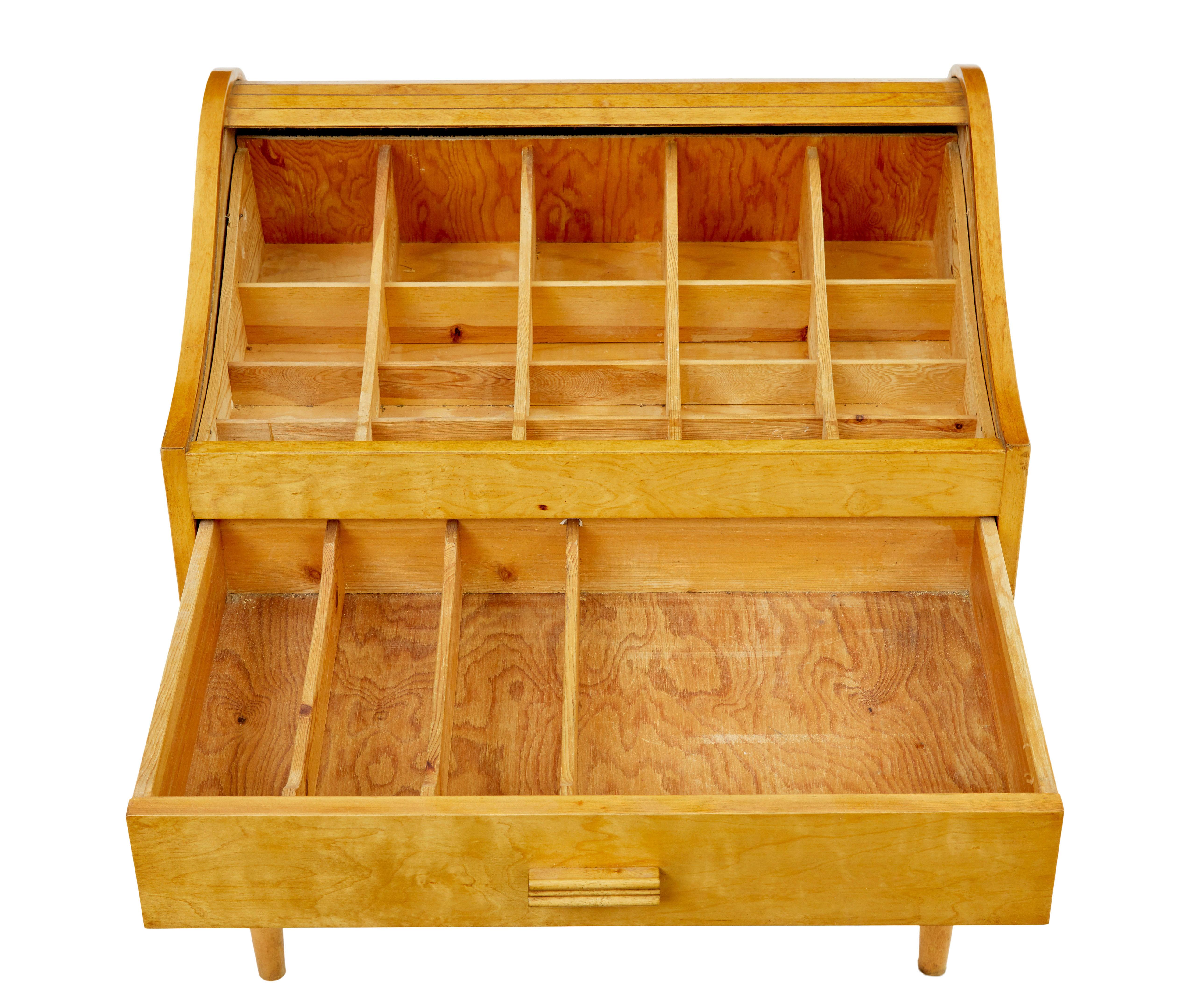 Mid-Century moderno Scatola da cucito a tamburo in betulla svedese della metà del 20° secolo su supporto in vendita