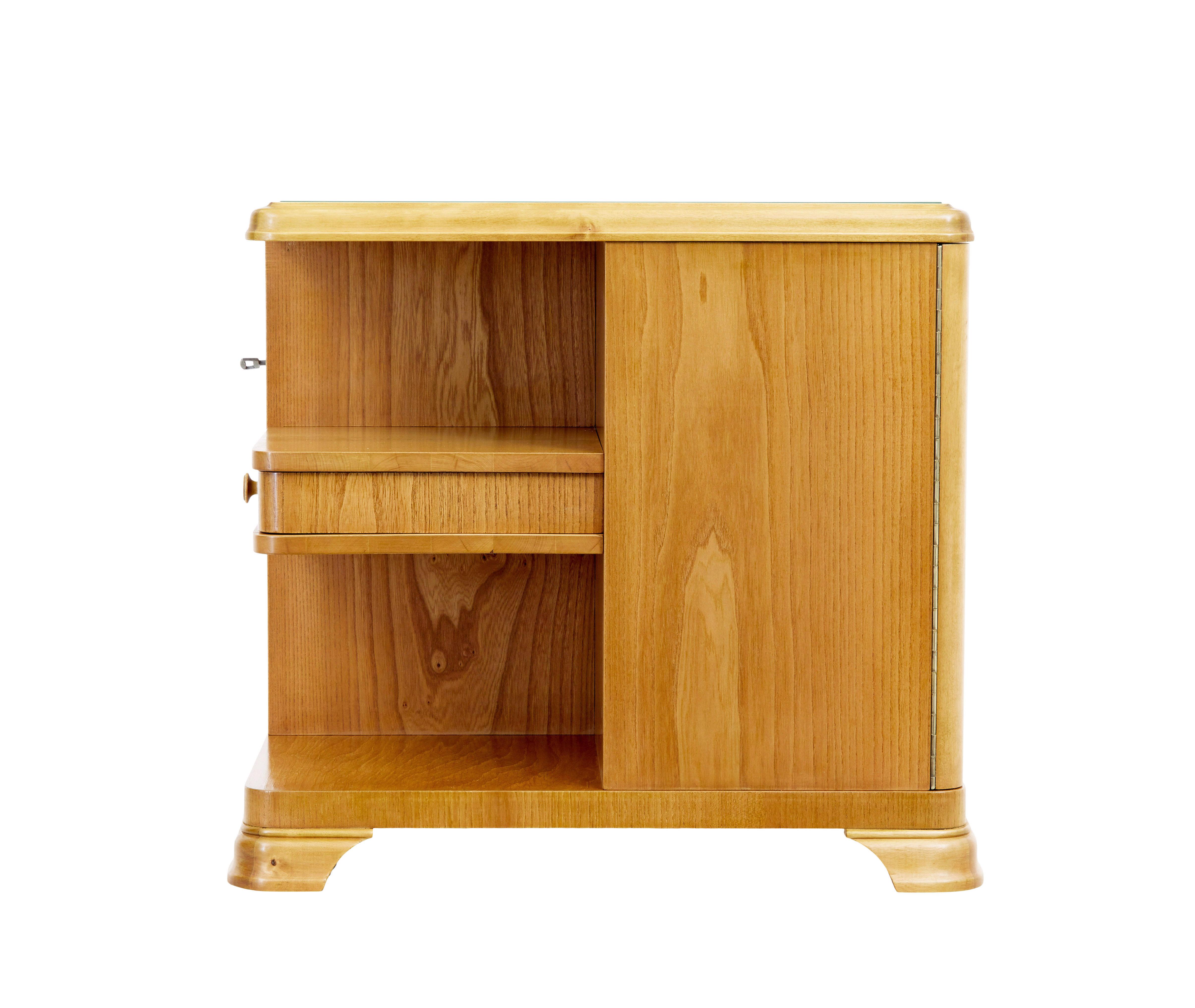 Mid 20th century Swedish elm coffee table In Good Condition For Sale In Debenham, Suffolk