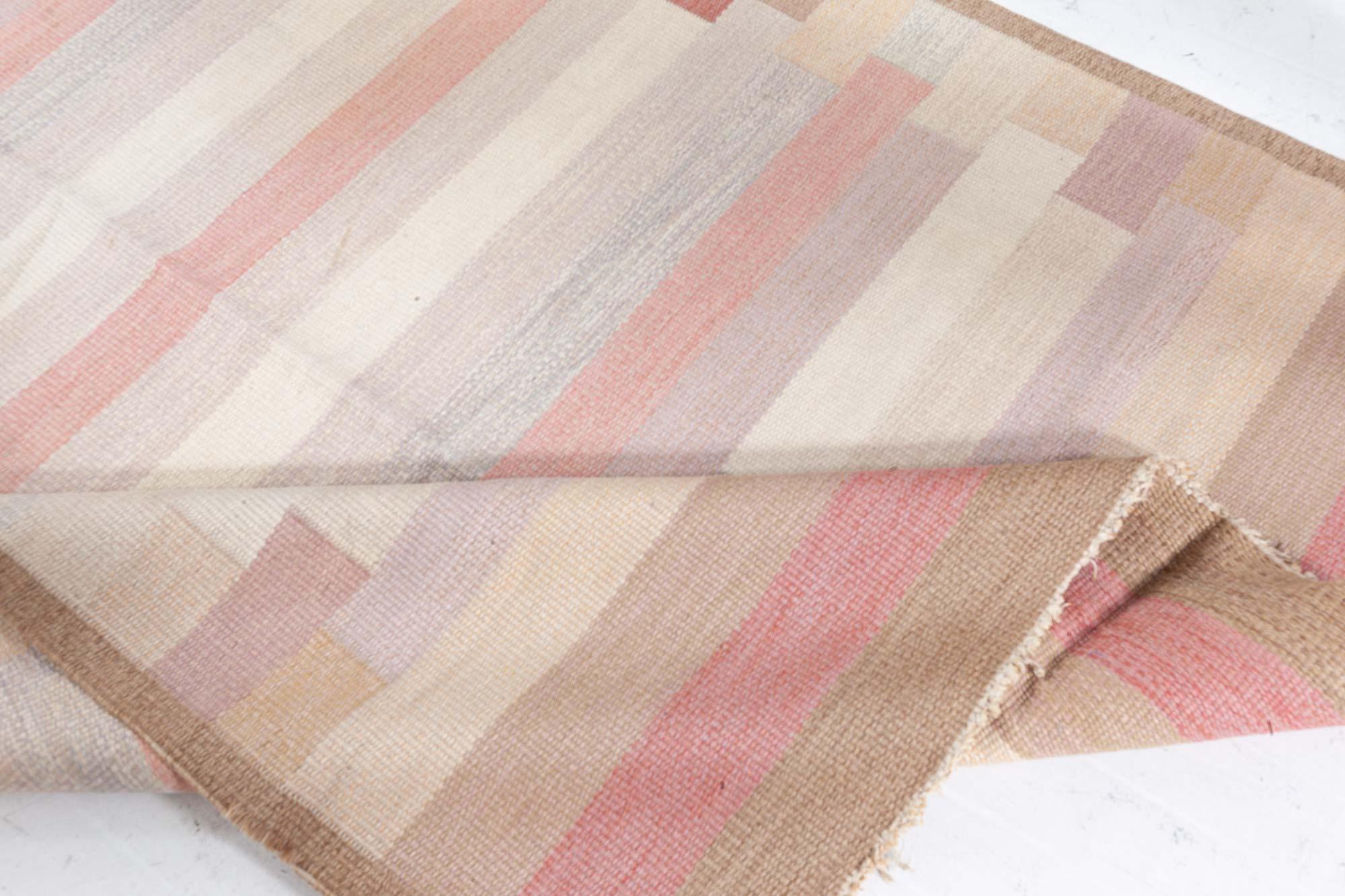 Mid-20th century Swedish Flat-Weave Rug In Good Condition For Sale In New York, NY