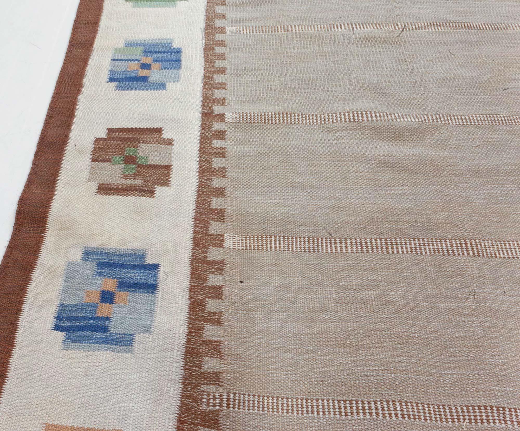 Hand-Woven Mid-20th Century Swedish Flat Weave Rug For Sale