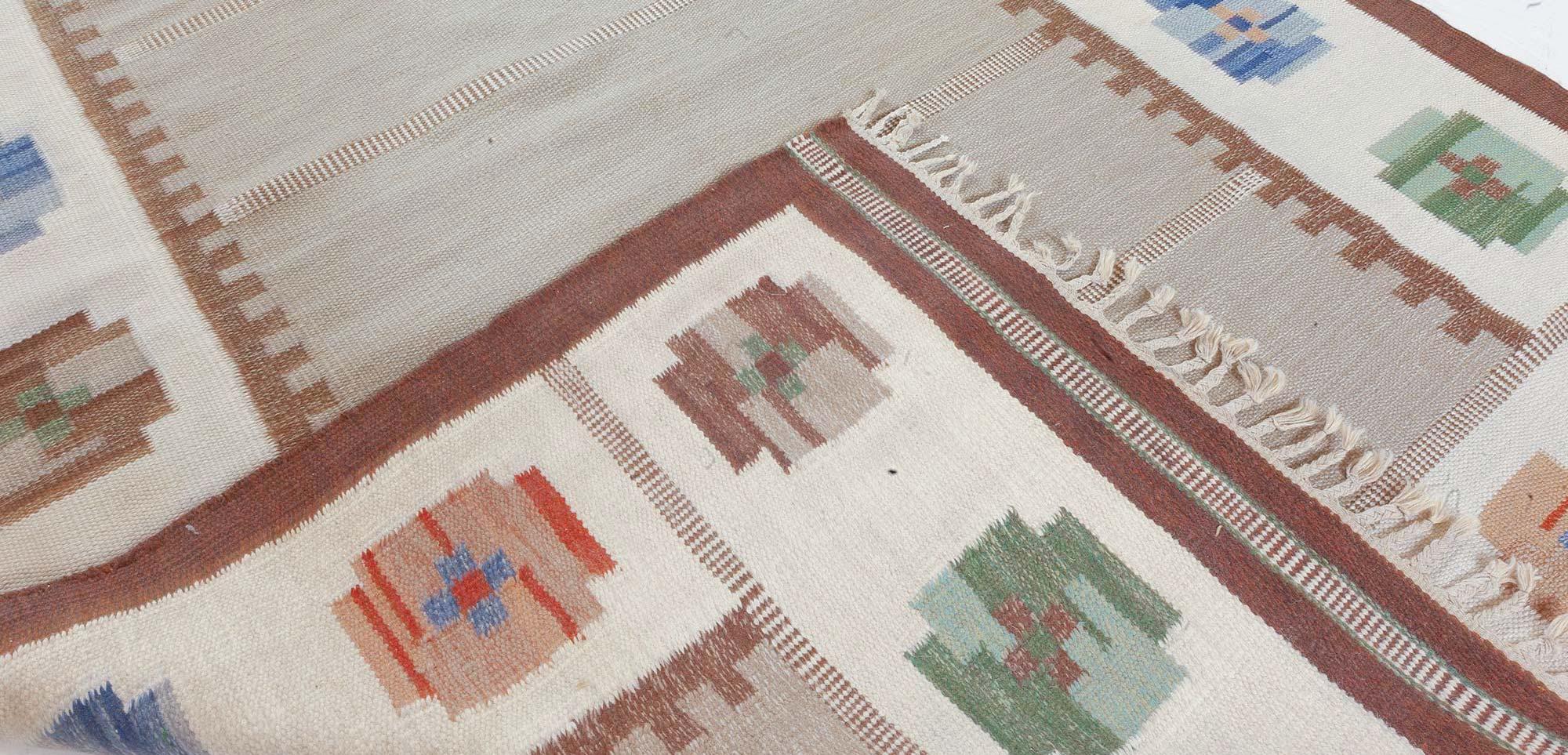 Mid-20th Century Swedish Flat Weave Rug For Sale 1