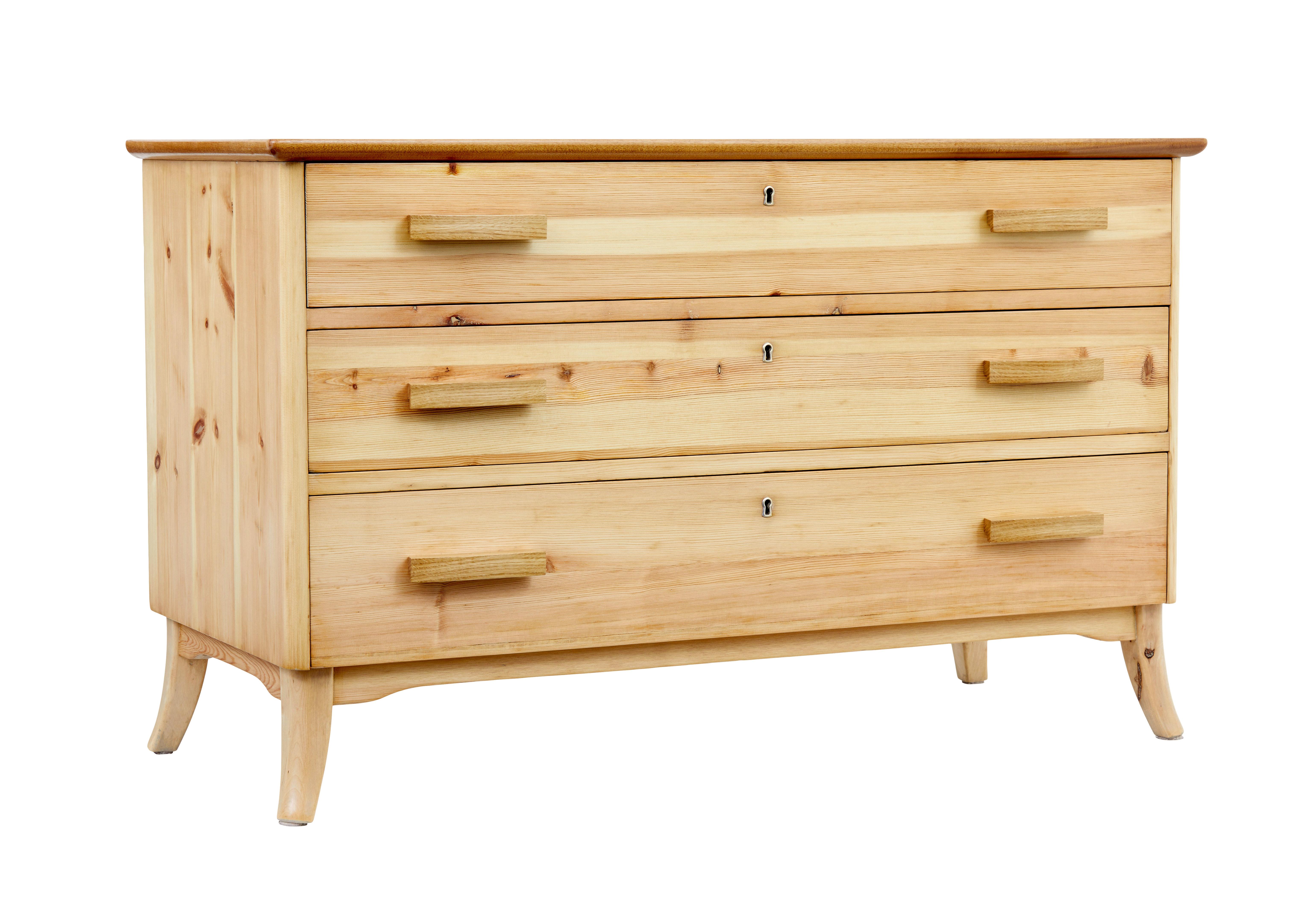 20th Century Mid 20th century Swedish pine chest of drawers For Sale