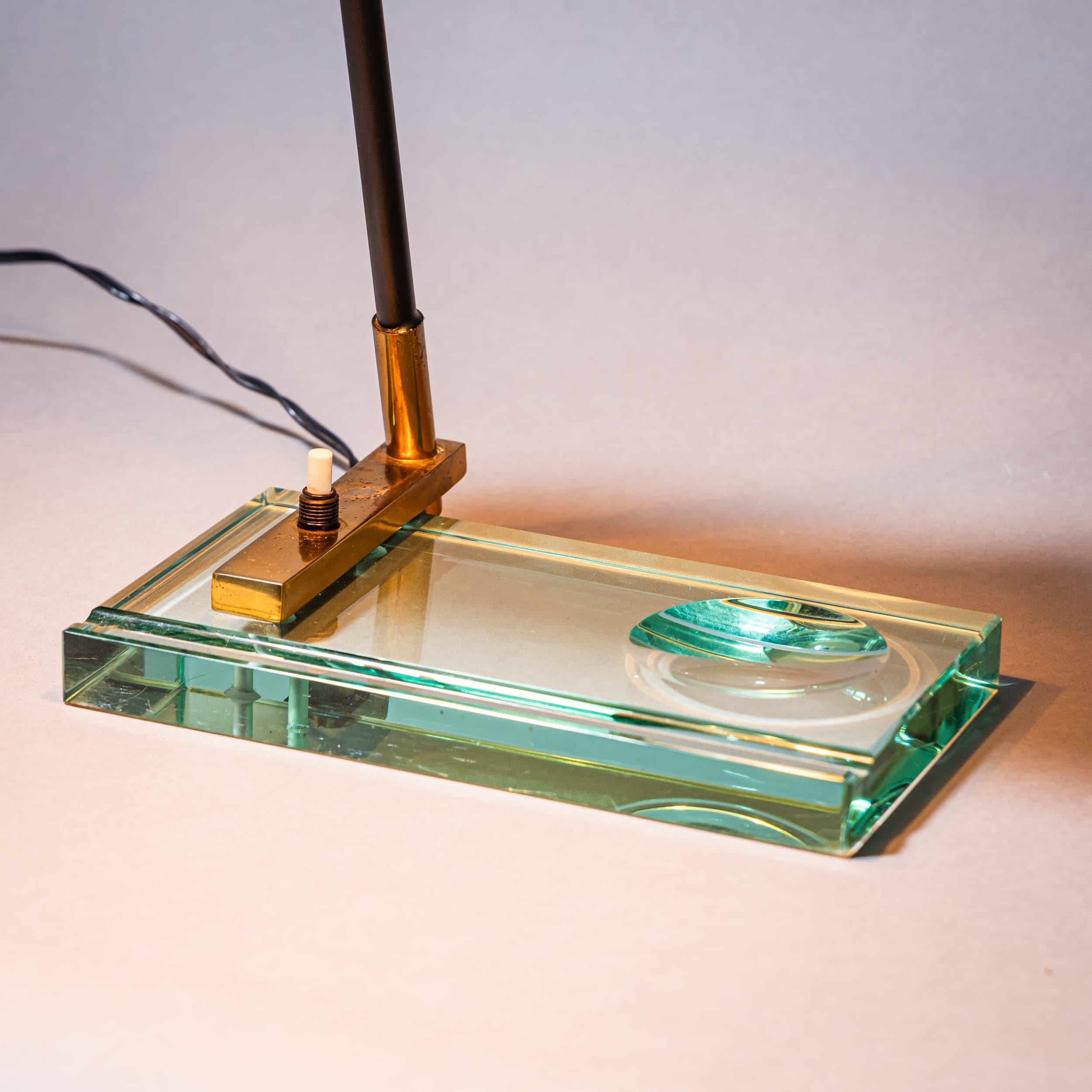 Lámpara de sobremesa de mediados del siglo XX, Fontana Arte, Italia en venta 4