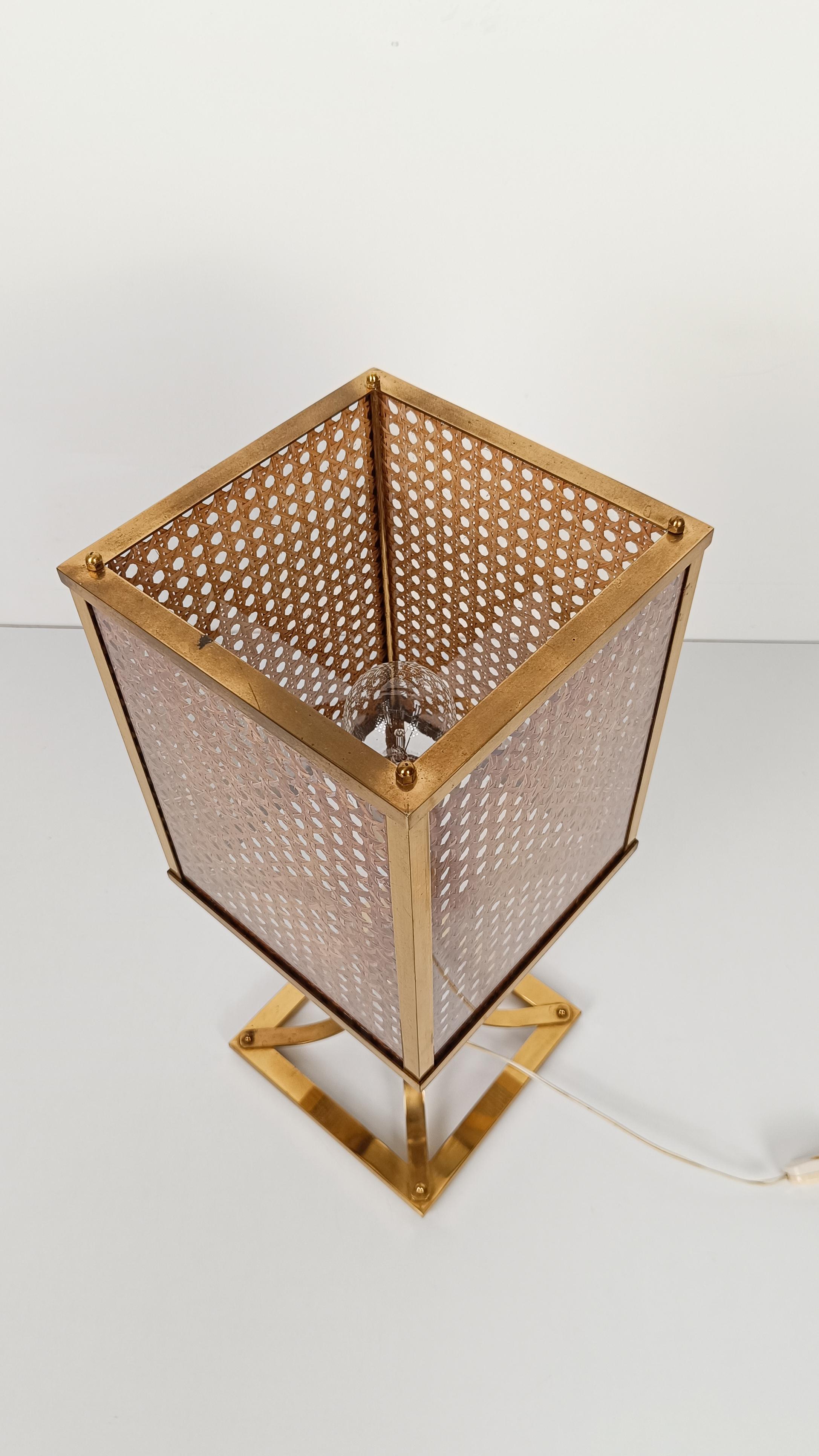 Mid 20th Century Table Lamp in Hollywood Regency style / Brass & Cane Webbing For Sale 7