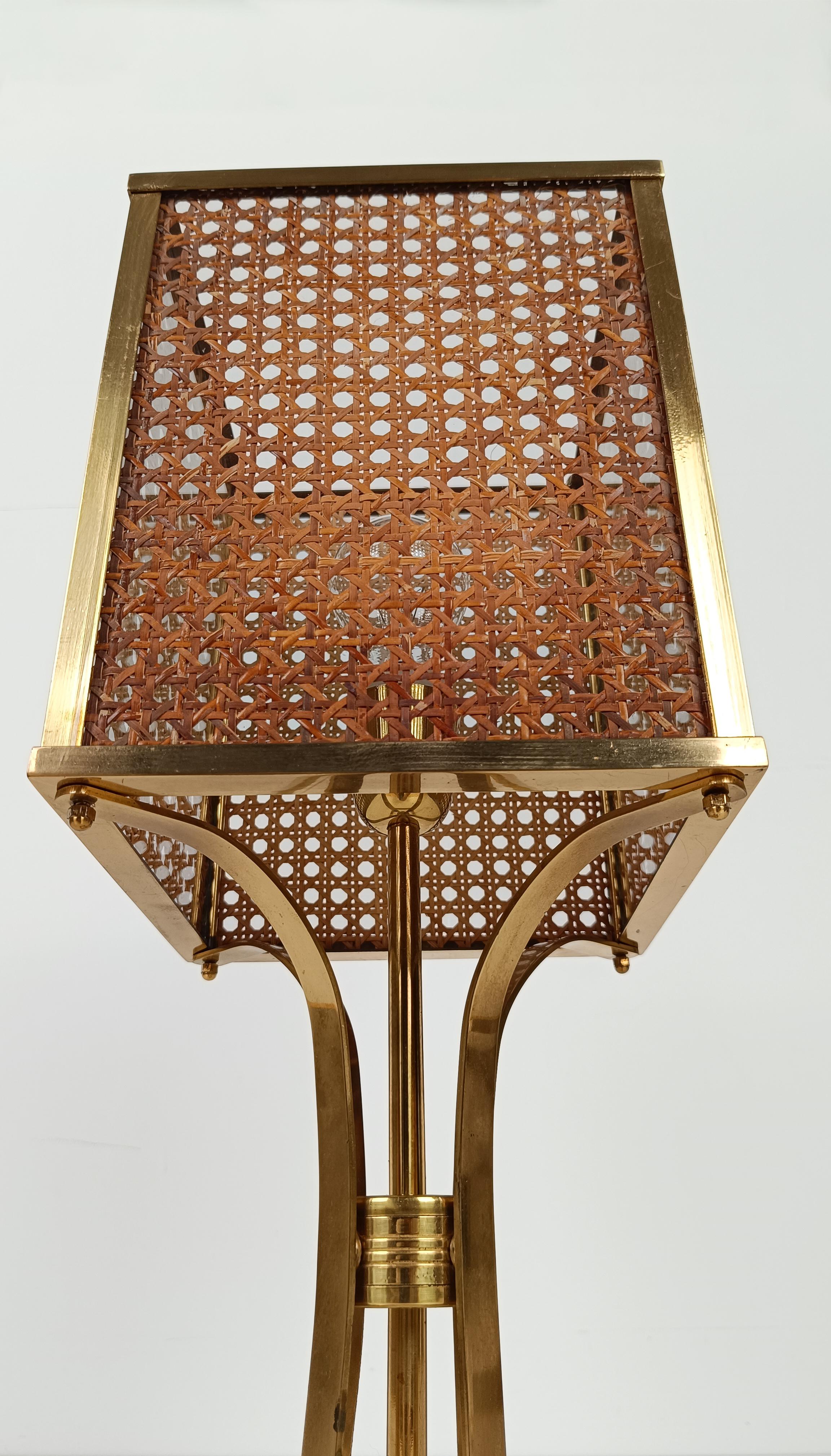 Mid 20th Century Table Lamp in Hollywood Regency style / Brass & Cane Webbing For Sale 11