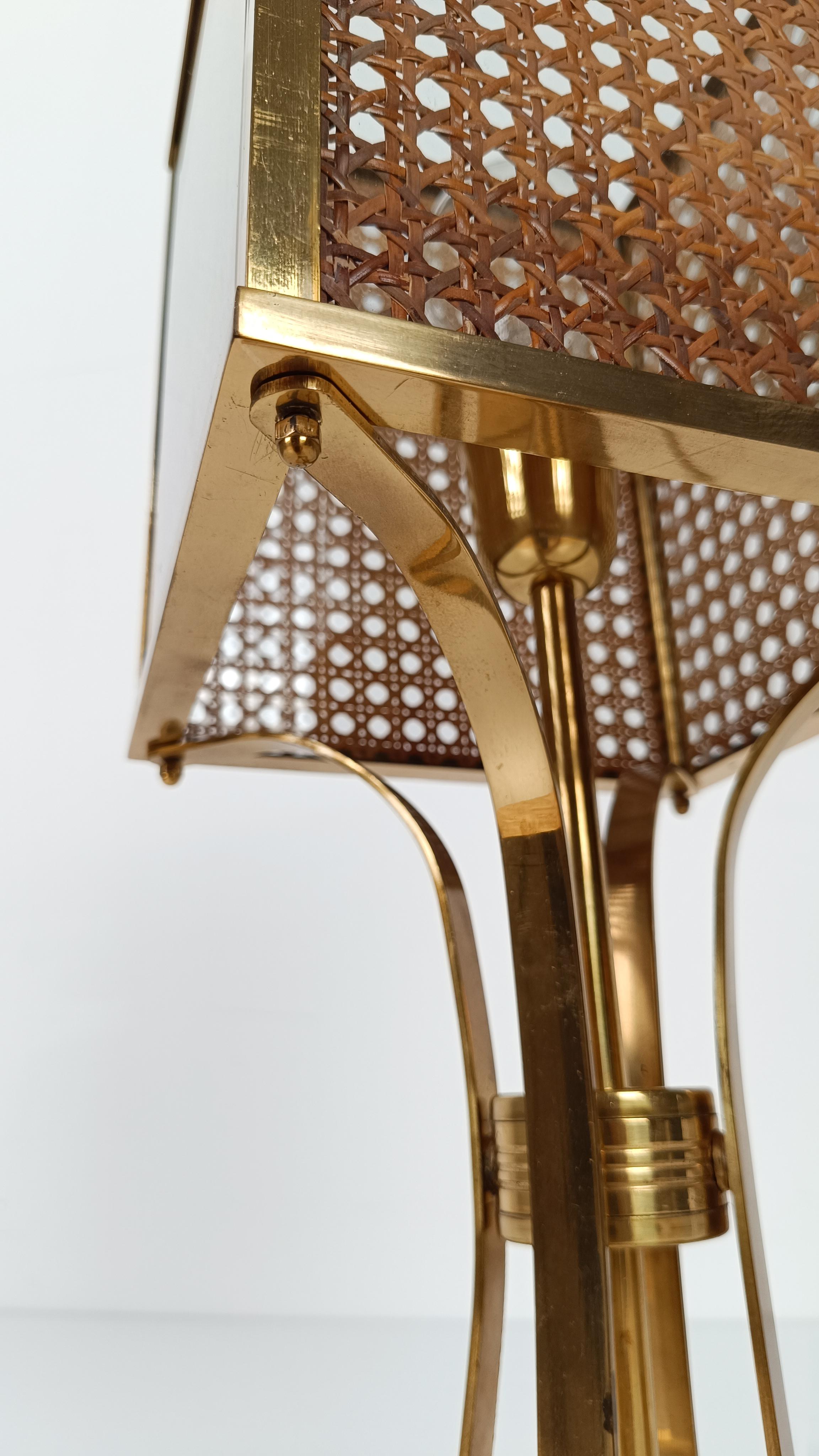 Mid 20th Century Table Lamp in Hollywood Regency style / Brass & Cane Webbing For Sale 4