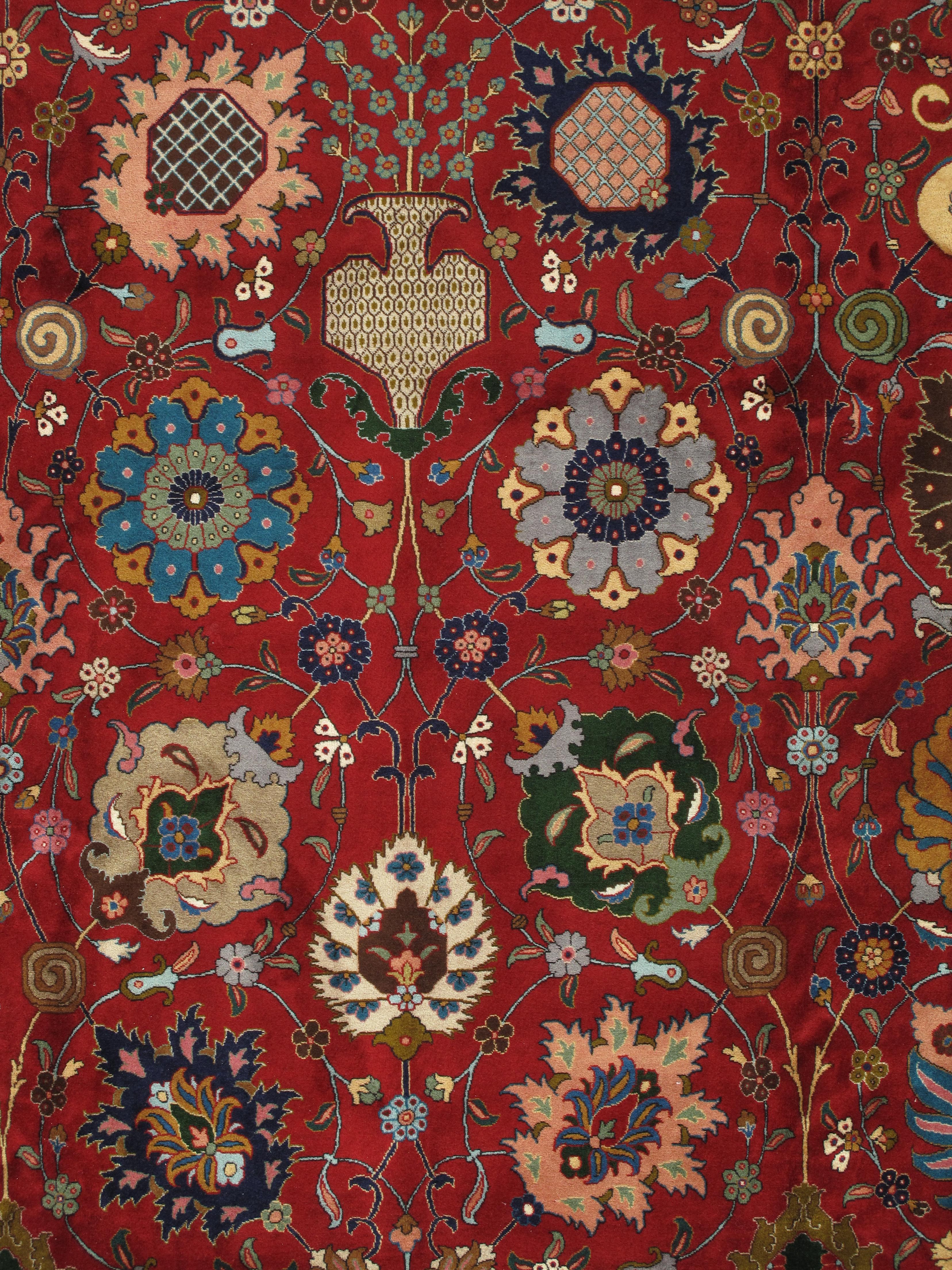 Lana Mid-20th Century Tabriz Rug, A Masterpiece of Persian Revival Weaving Excellence in vendita