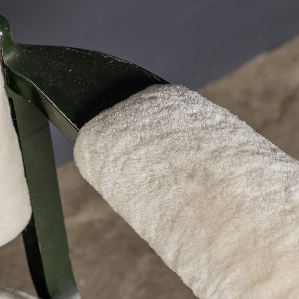Sedia da ufficio TanSad Shearling e metallo della metà del 20° secolo, c.1930 in vendita 3