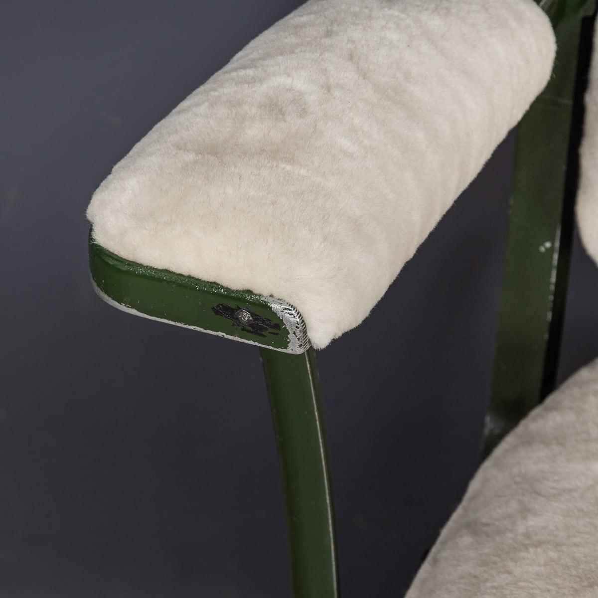 Sedia da ufficio TanSad Shearling e metallo della metà del 20° secolo, c.1930 in vendita 6