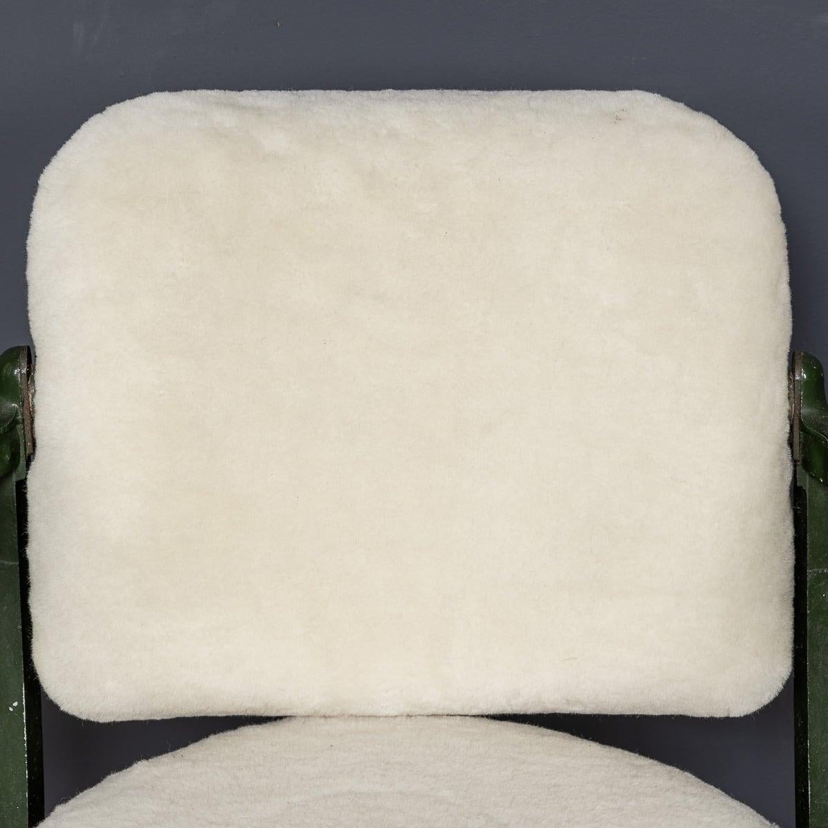 Metallo Sedia da ufficio TanSad Shearling e metallo della metà del 20° secolo, c.1930 in vendita