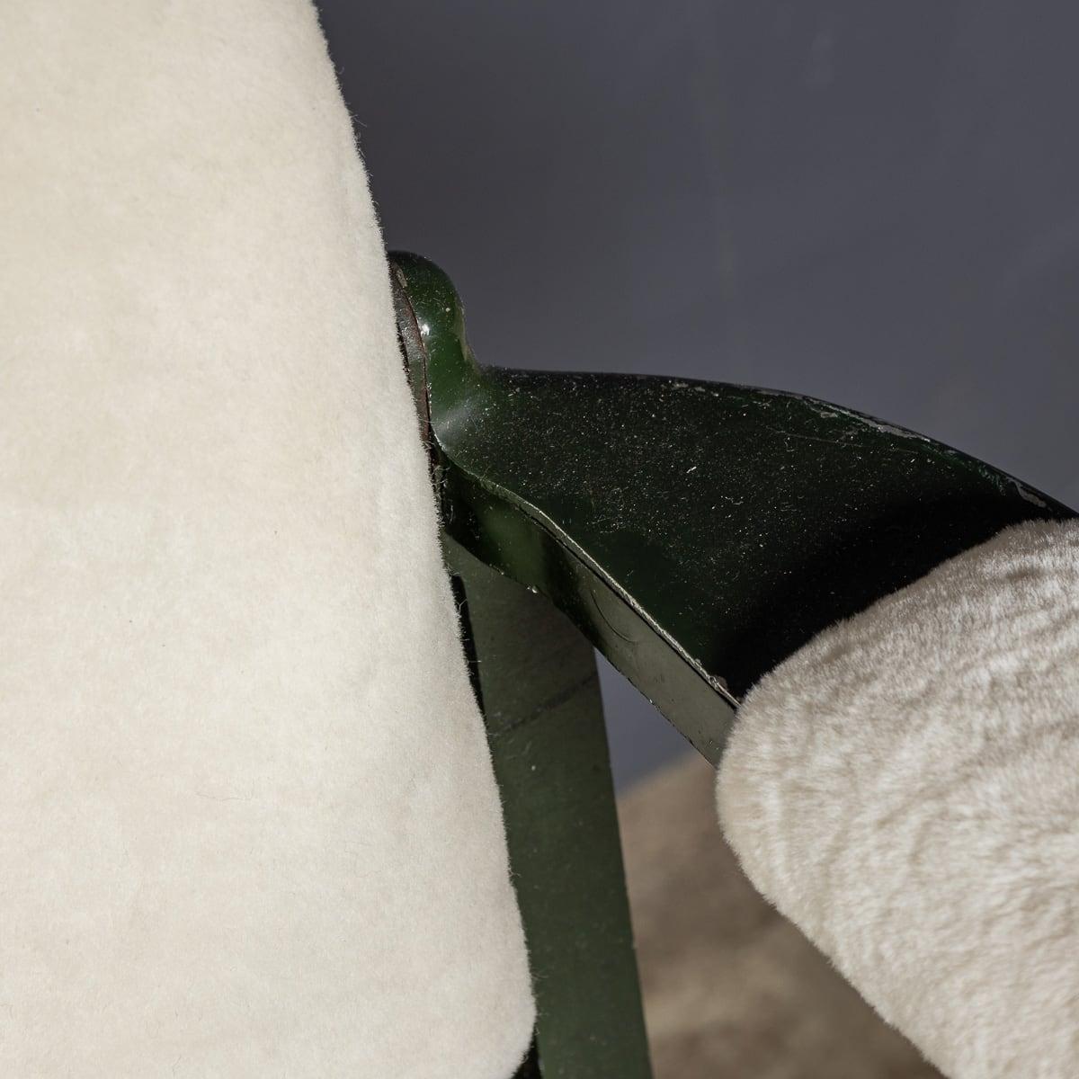 Sedia da ufficio TanSad Shearling e metallo della metà del 20° secolo, c.1930 in vendita 2