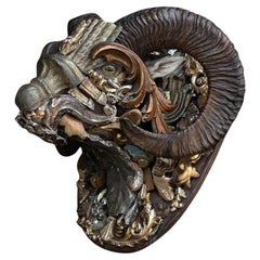 Capra tassidermica del Mid Century ricoperta di pino Frammenti decorativi antichi