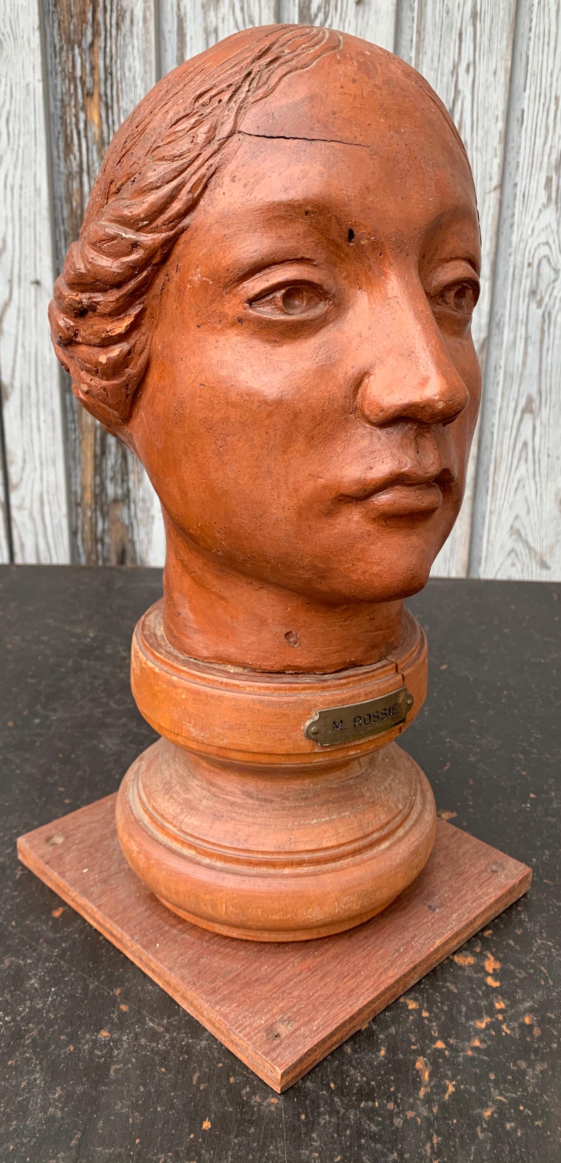 Mid-20th Century Terracotta Sculpture of a Lady For Sale 5