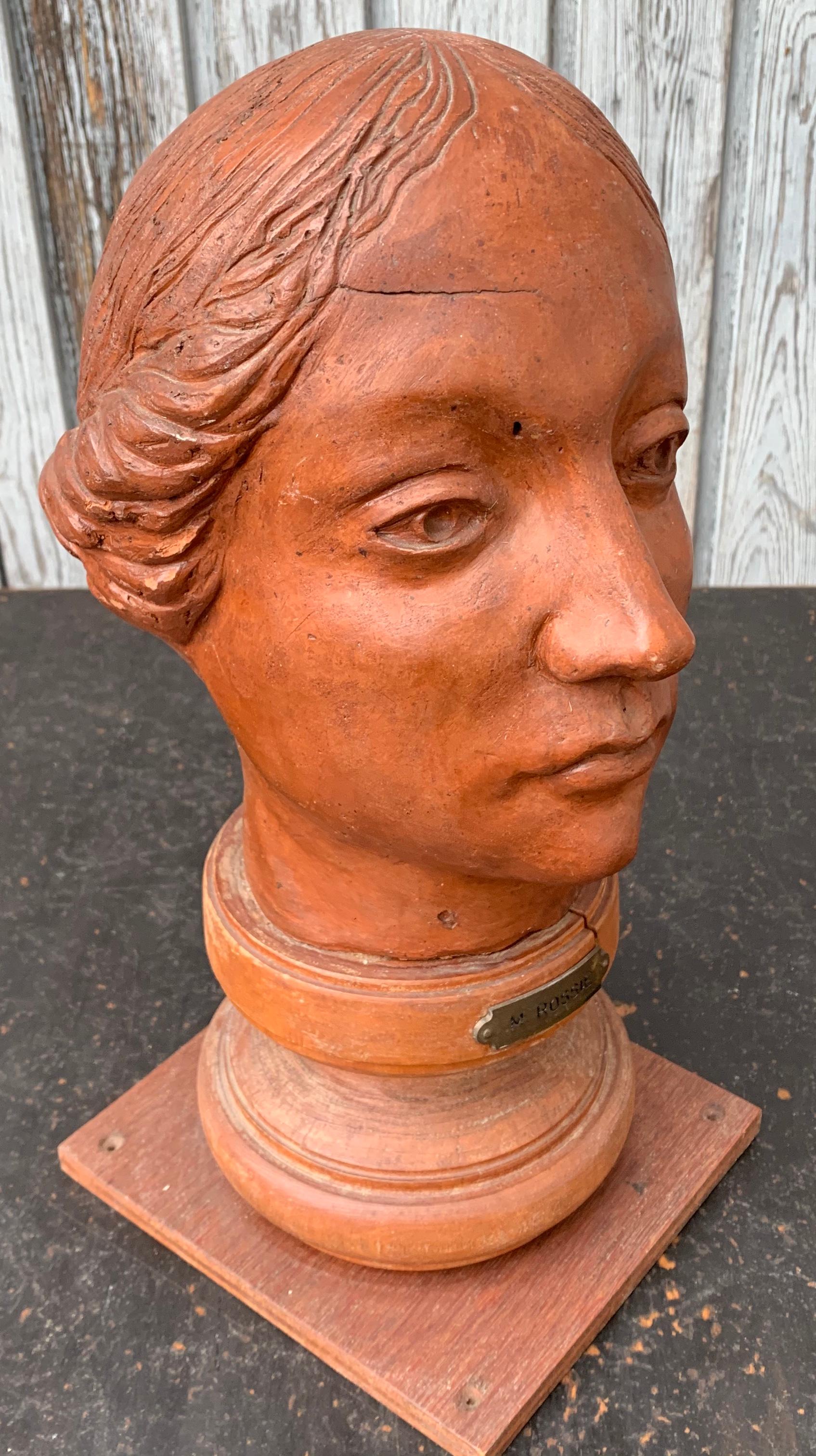 Mid-20th Century Terracotta Sculpture of a Lady For Sale 8